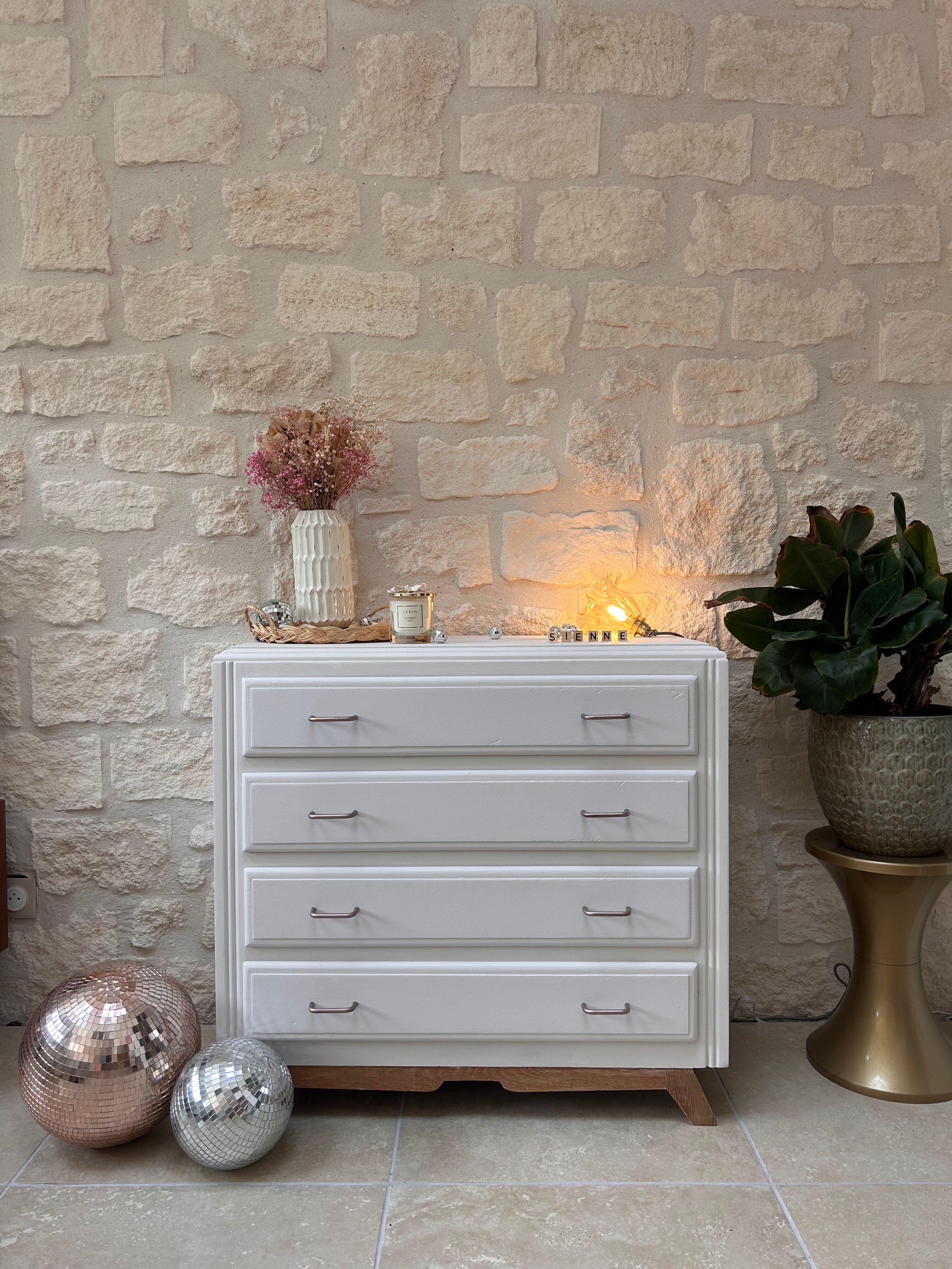 Vintage chest of drawers