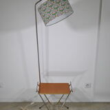 Smooth floor lamp magazine holder