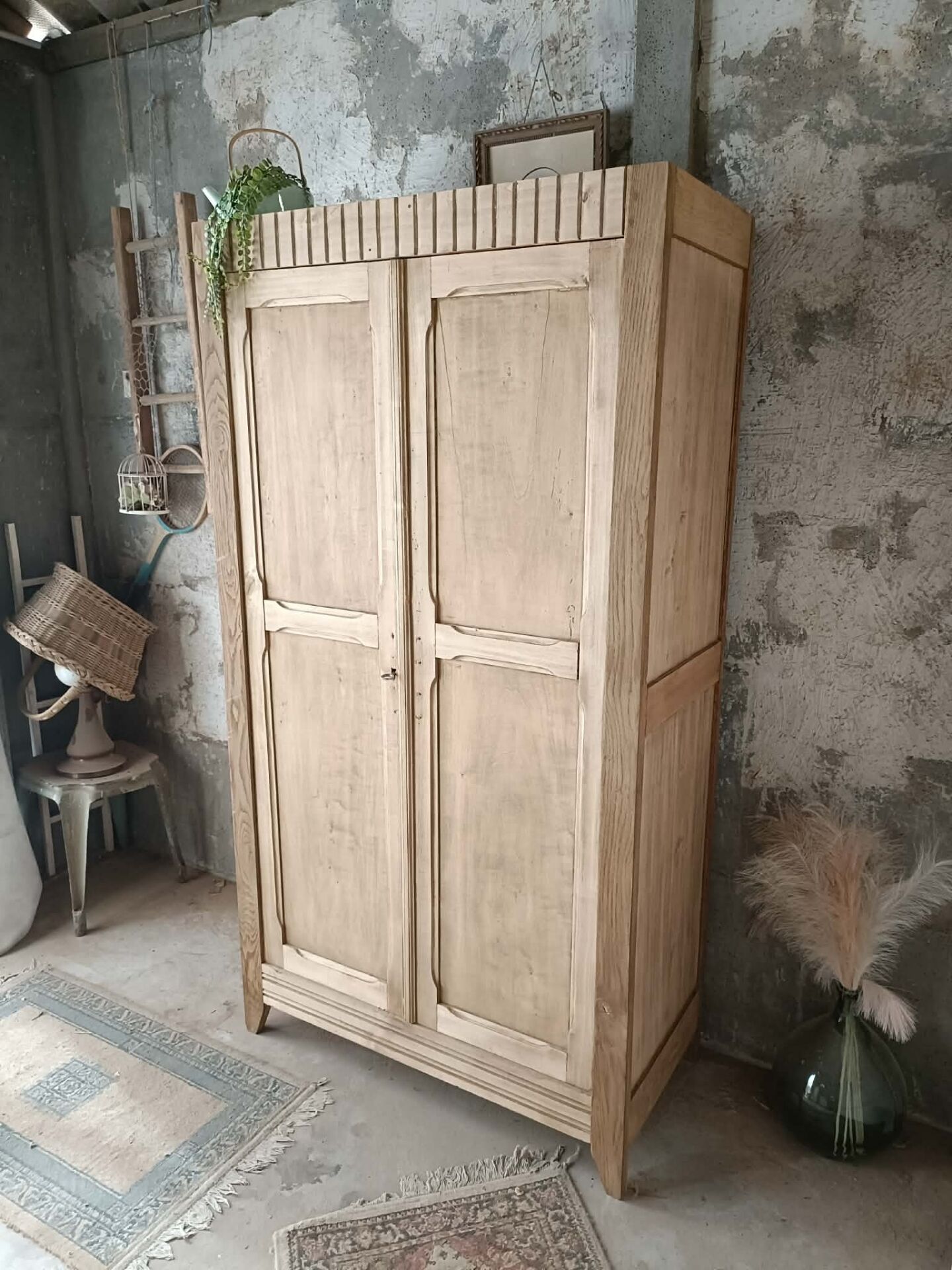 Armoire parisienne 