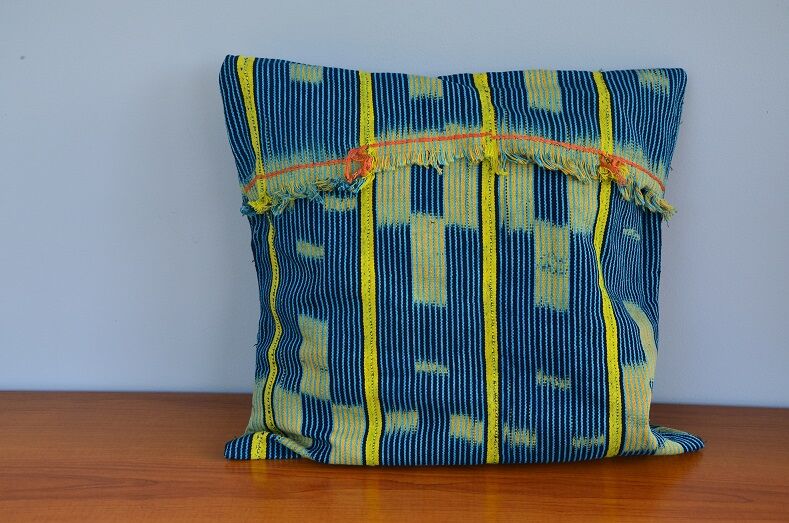 Housse de coussin en tissu baoulé jaune