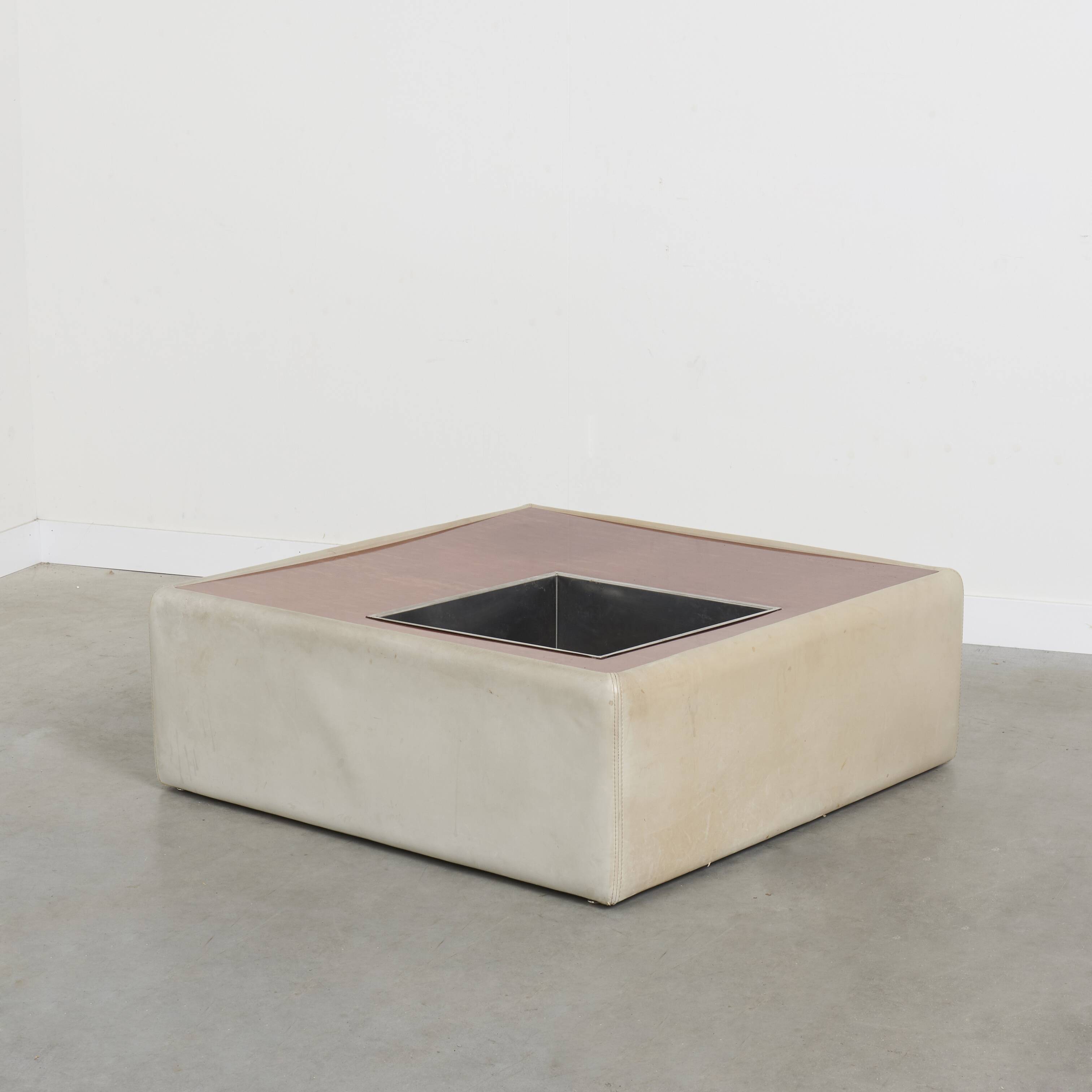 Table basse vintage en cuir avec support pour plantes, 1970