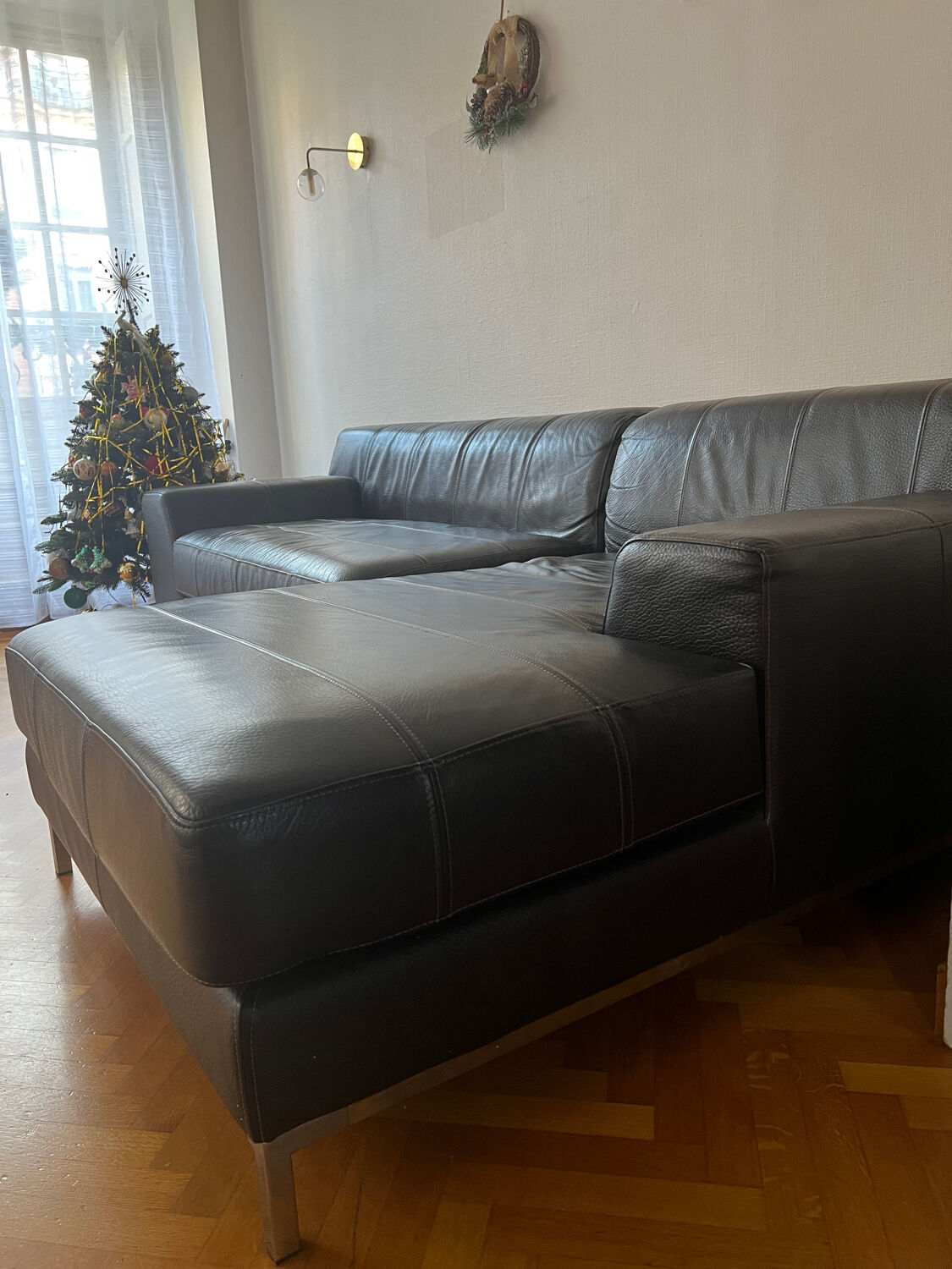 Black leather corner sofa – IKEA KRAMFORS – timeless design