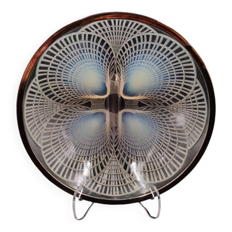 Rare Art Deco opalescent glass bowl with geometric shell motif by Lalique