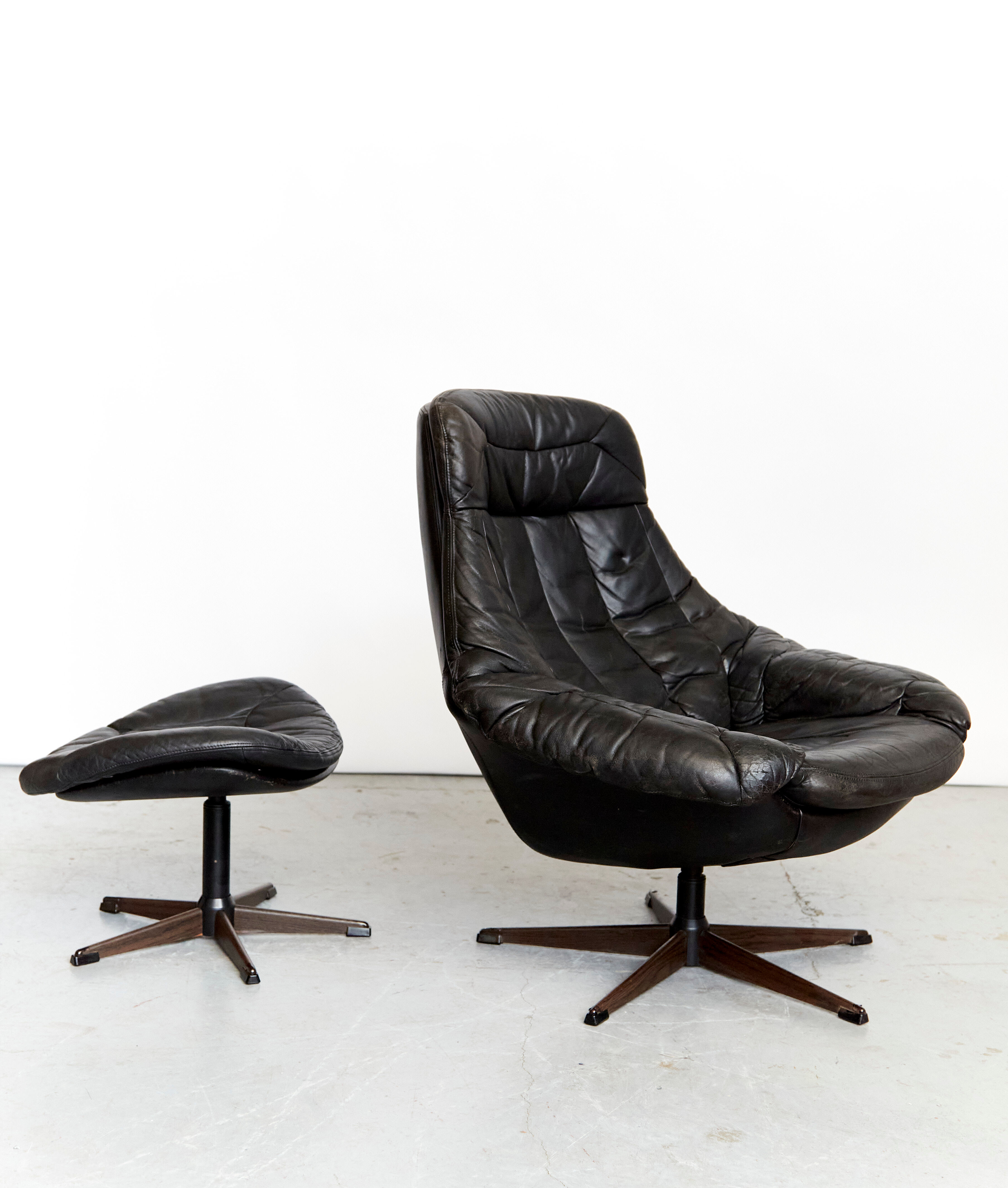 Swivel Lounge Chair by H.W. Klein for Bramin