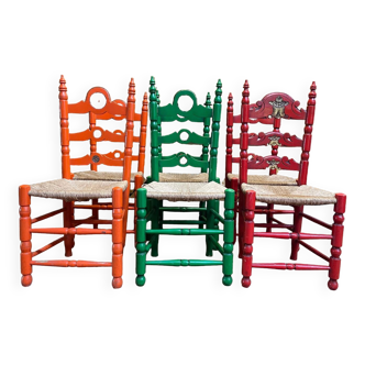 Suite of 6 rustic mulched and painted chairs