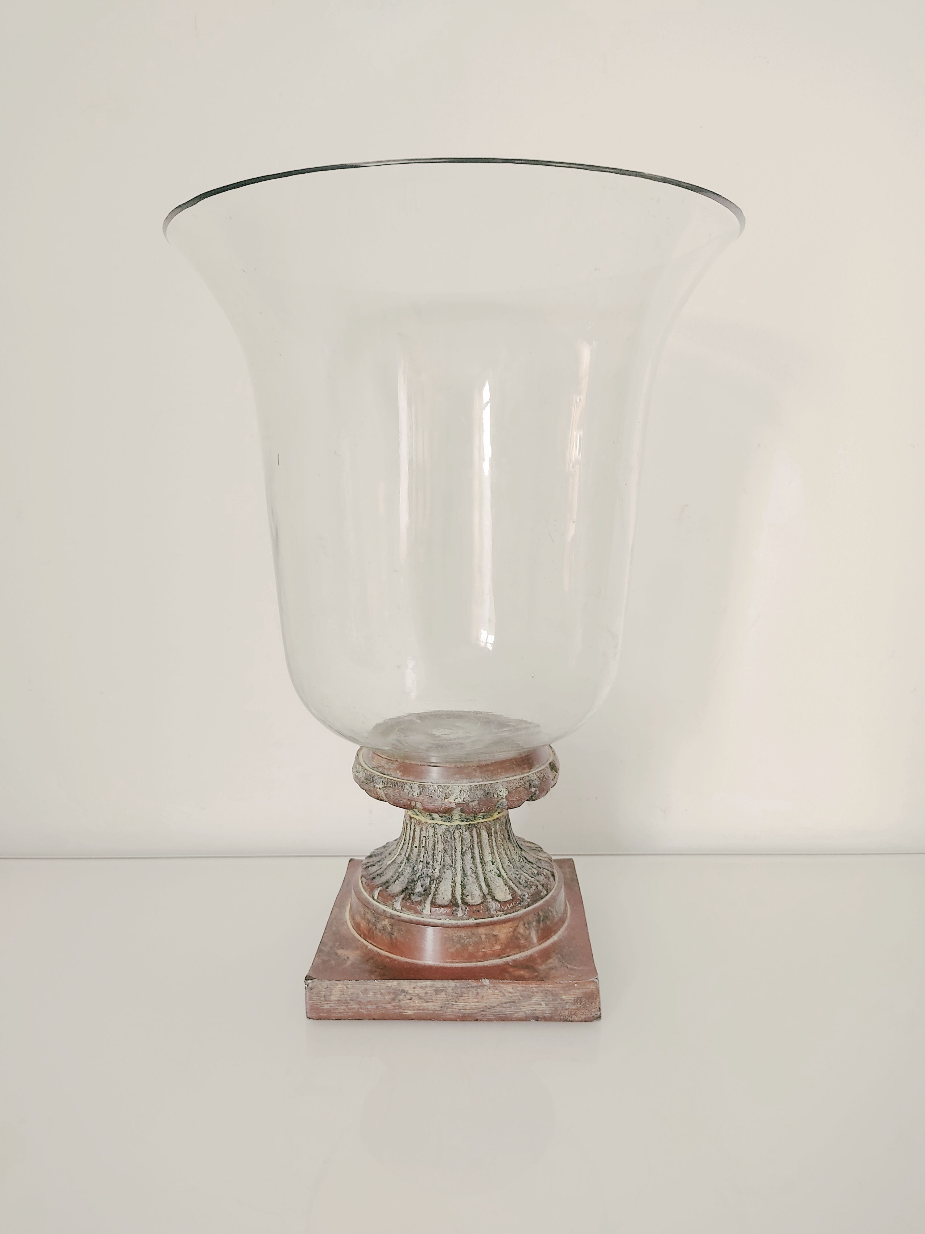 Metal foot glass vase