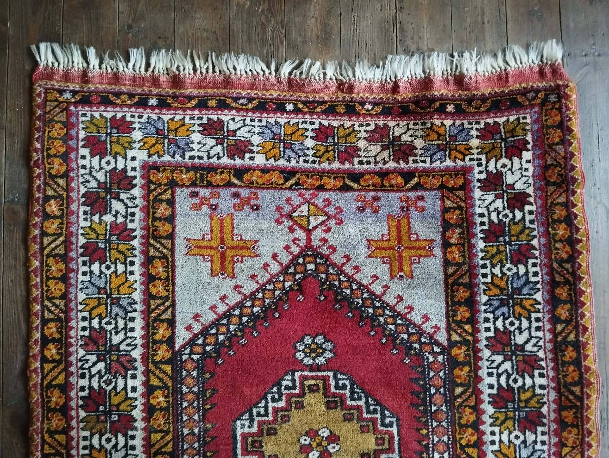 Handmade Anatolian carpet Yahyahli 190x114cm