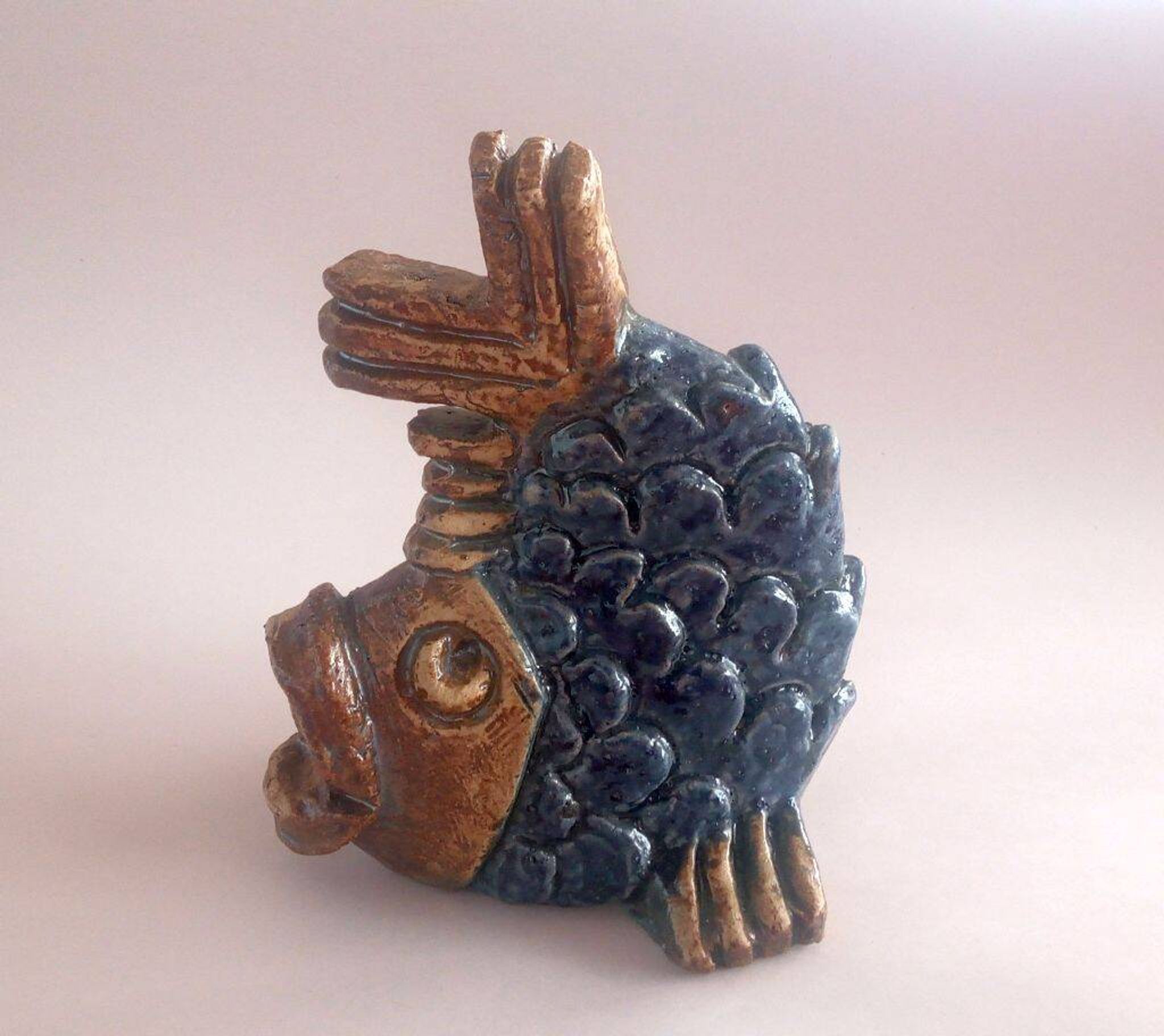 Poterie de studio Figurine en céramique Poisson Sculpture Suédoise
