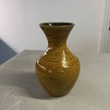 Accolay ochre vase