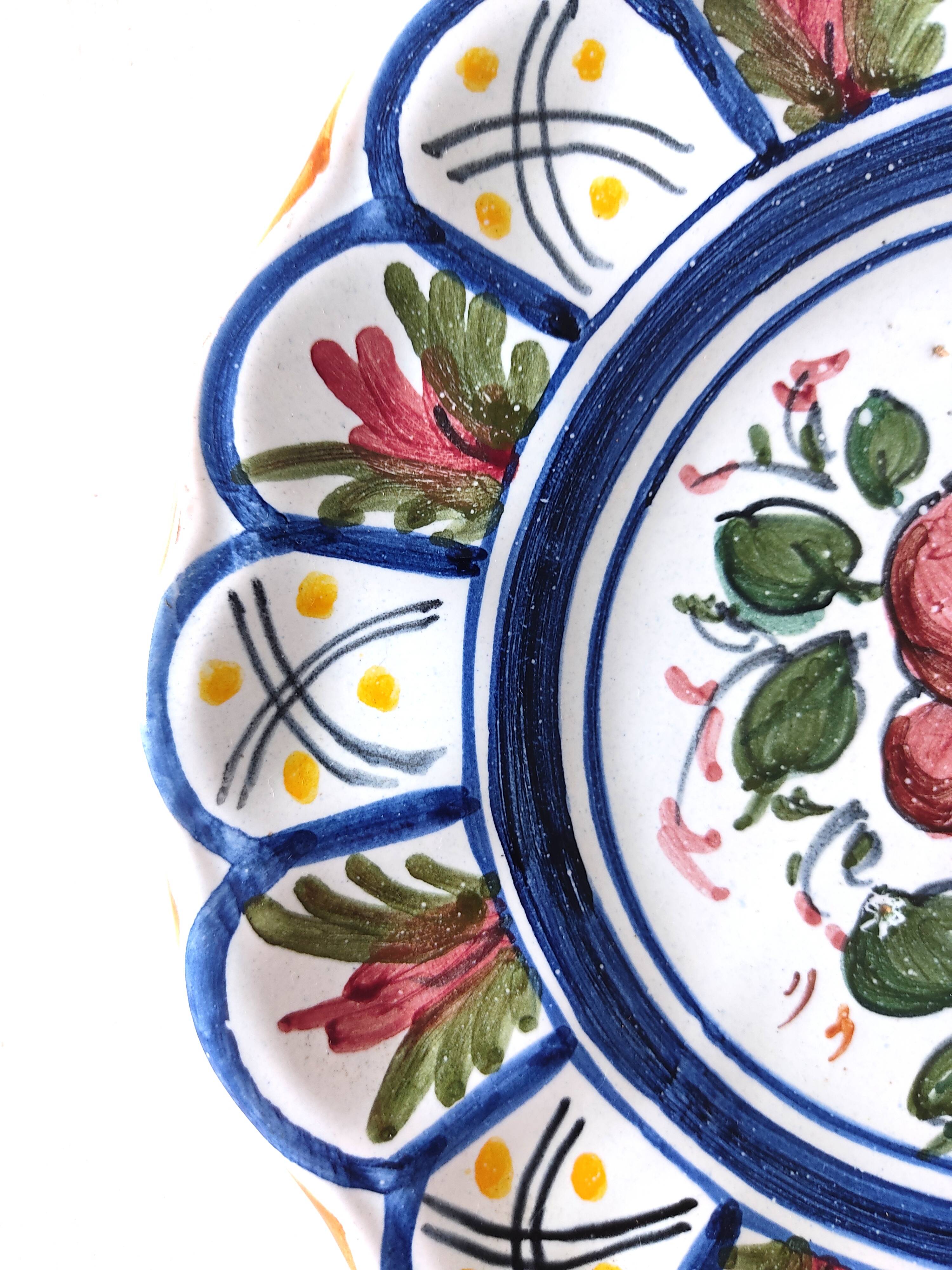 Decorative plate to hang, Italian earthenware