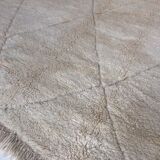 Tapis berbère marocain Beni Ouarain à losanges écrus 2,44x1,61m
