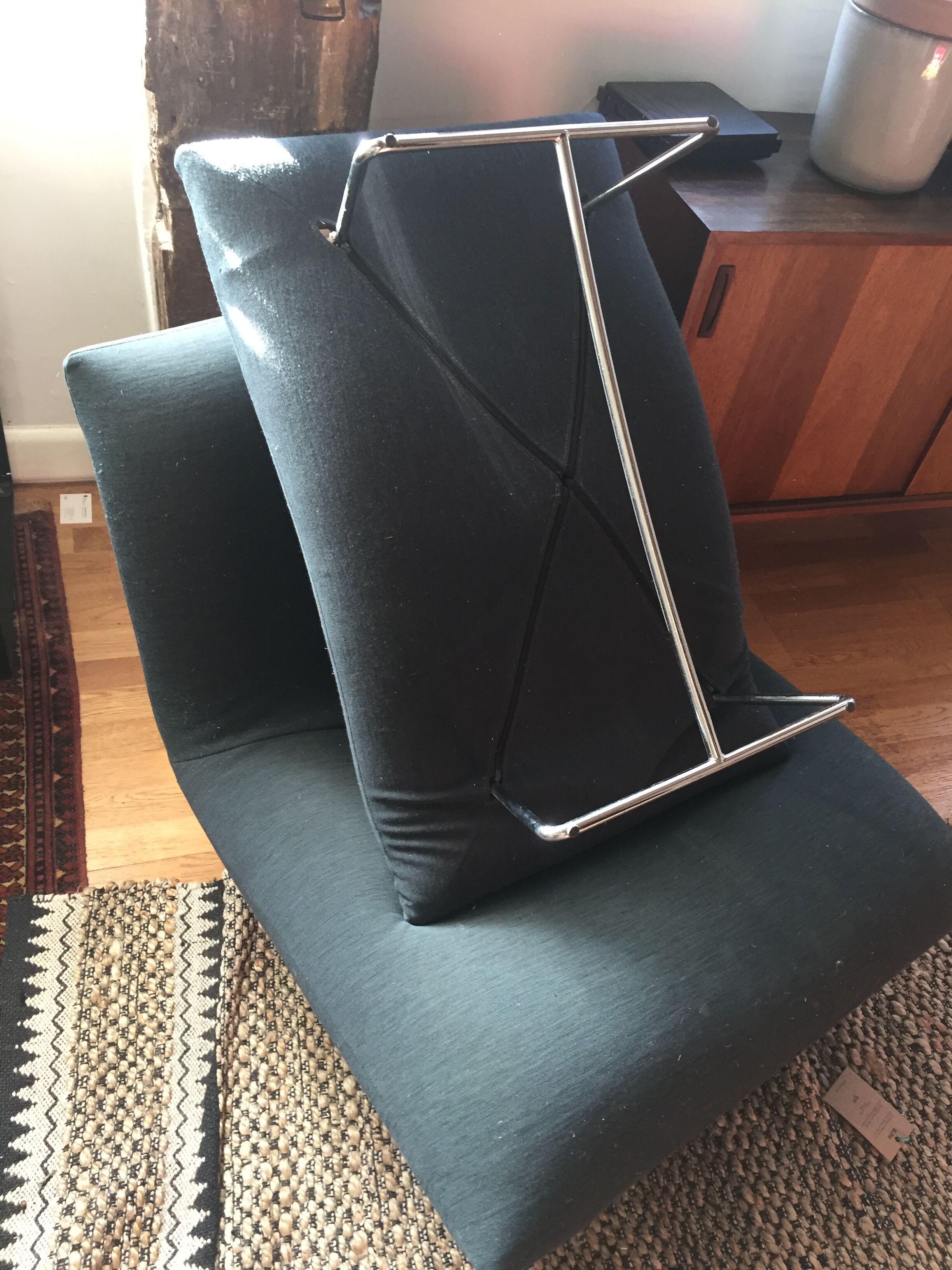Fauteuil lounge et ottoman design Pascal Mourgue modèle Câlin pour Cinna