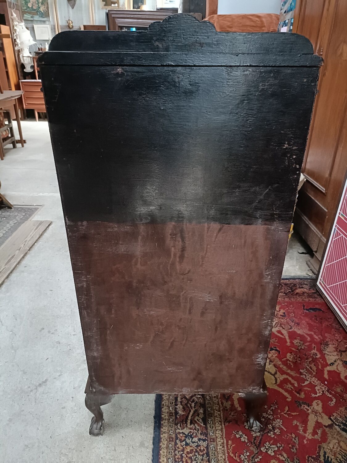 English glazed display case, lion paw feet