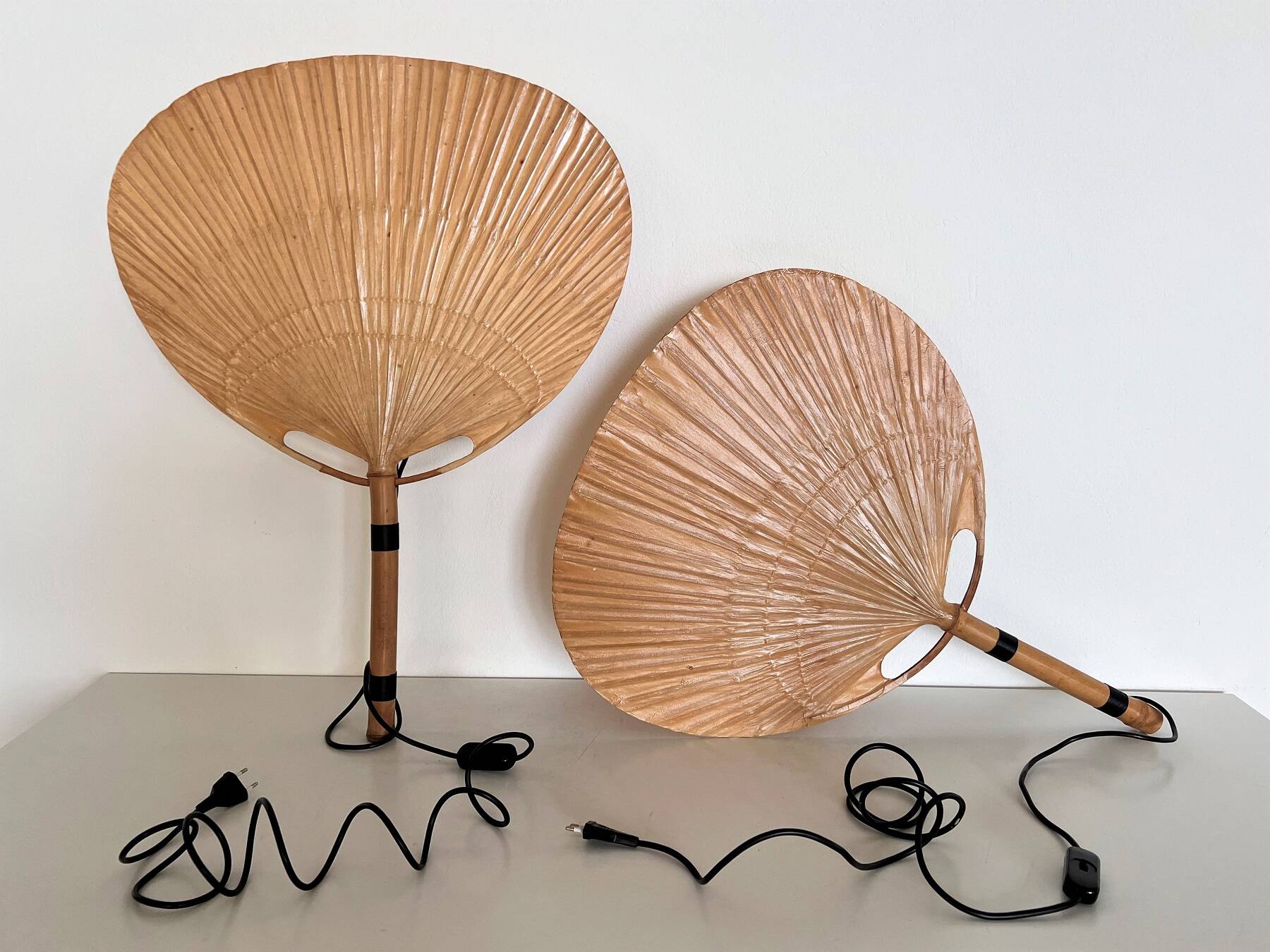 Paire de grandes appliques murales Uchiwa par Ingo Maurer, Allemagne, 1973