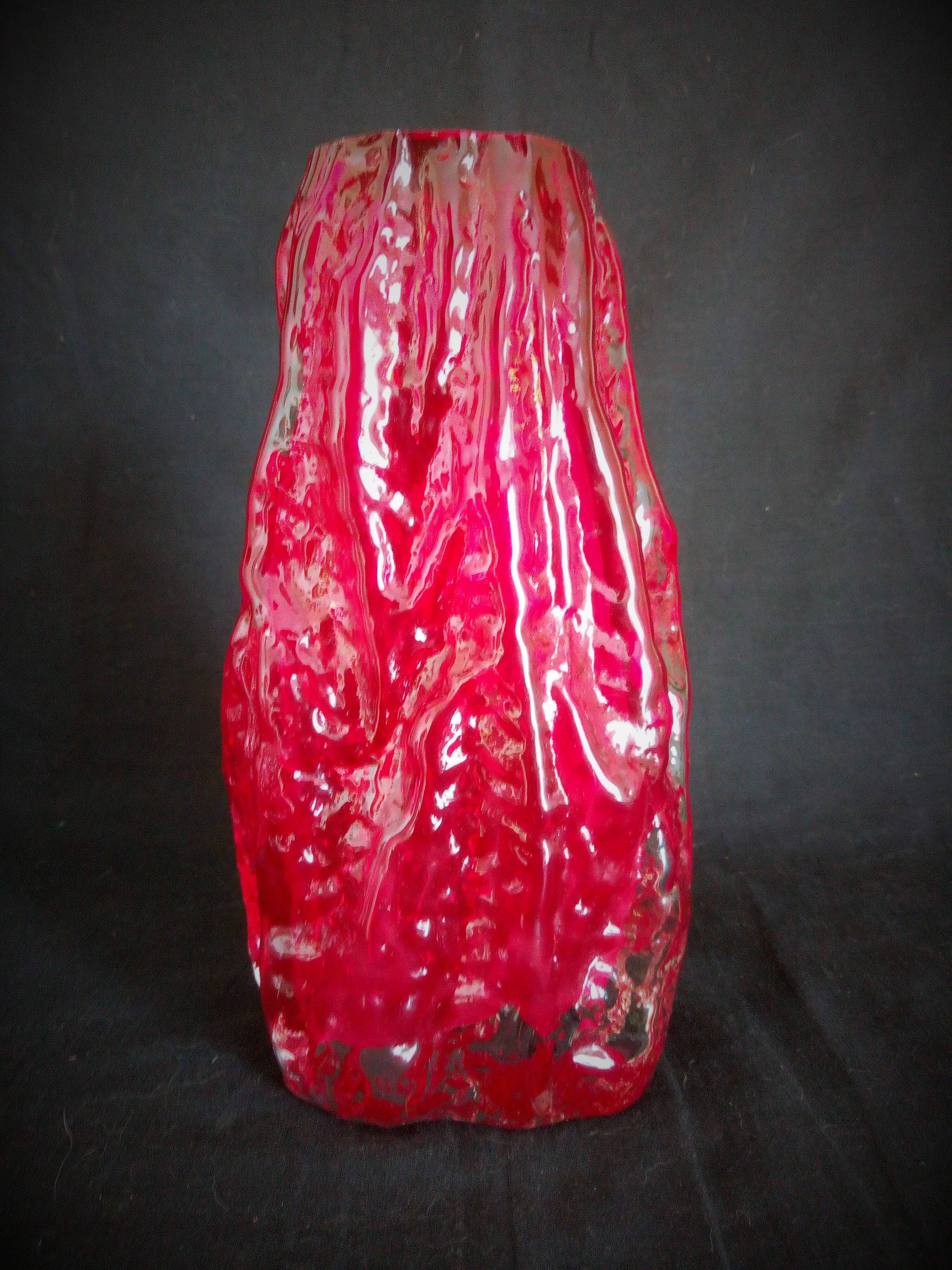 Mouth-blown rock crystal vase, red, Glassworks Ingrid, Germany