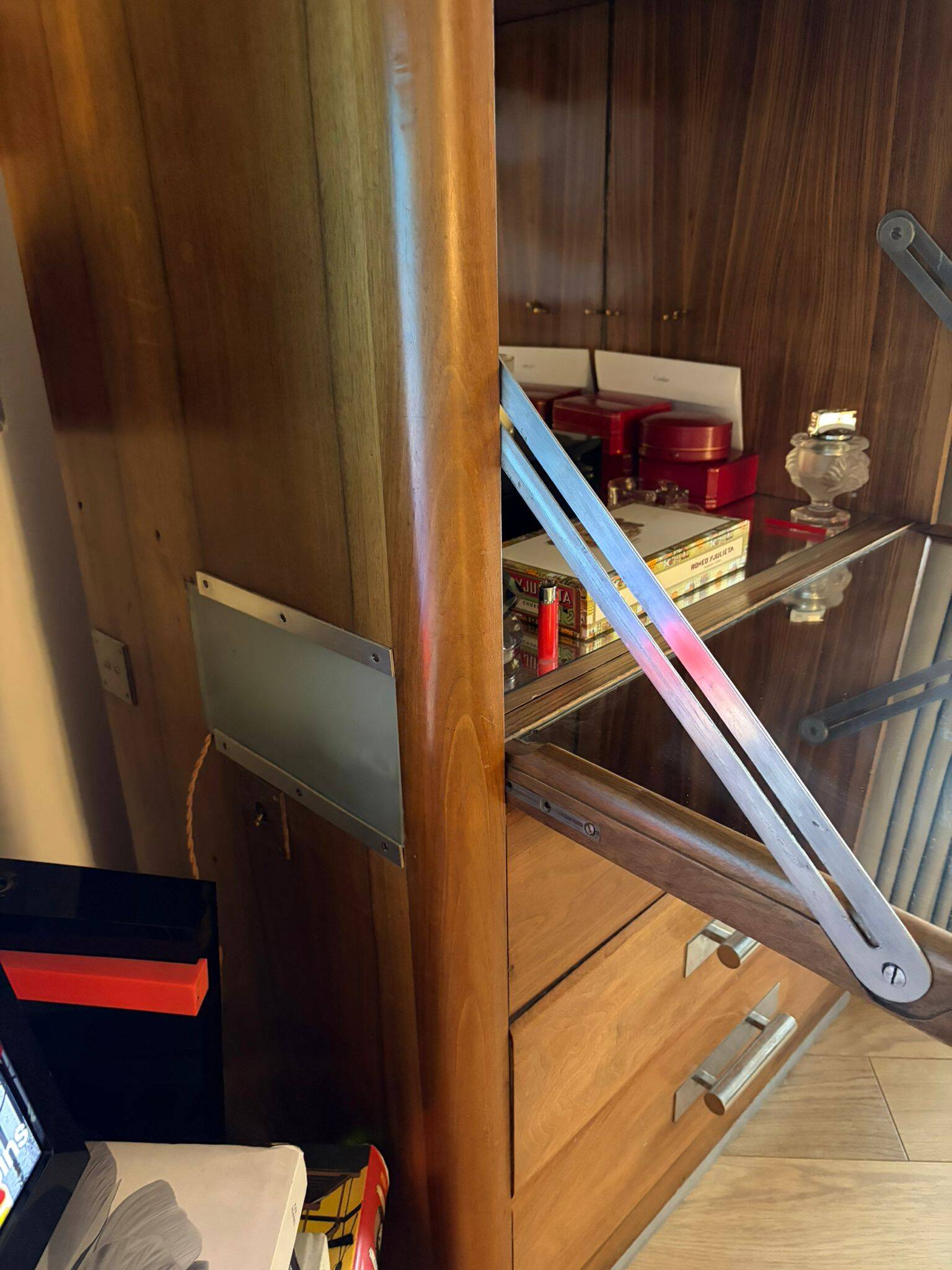 Bar cabinet with mirror from the 1930s