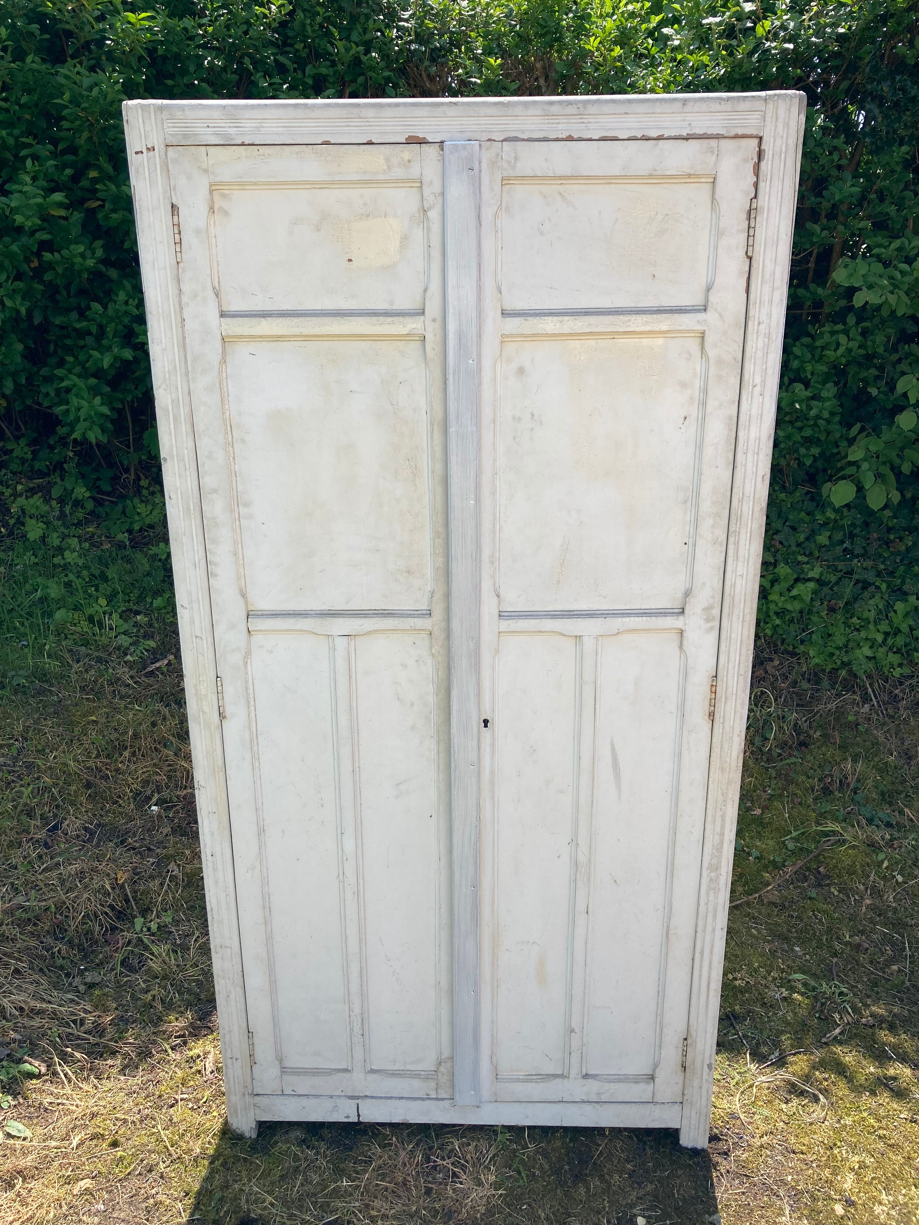 Armoire parisienne