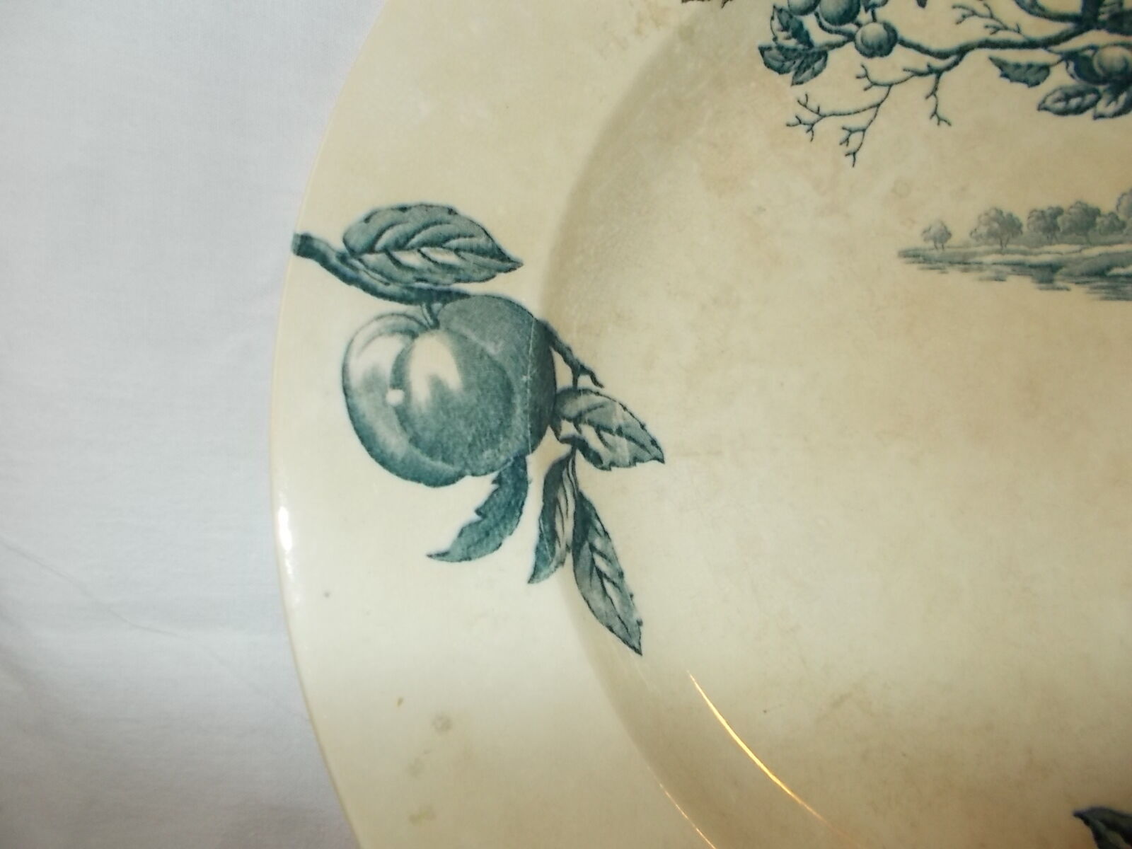 Round plate of iron earth Sce Maurice