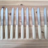 Set de 11 couteaux en bakélite et inox