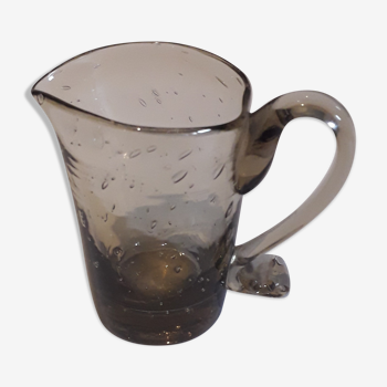 Pichet miniature en verre bullé soufflé couleur fumé