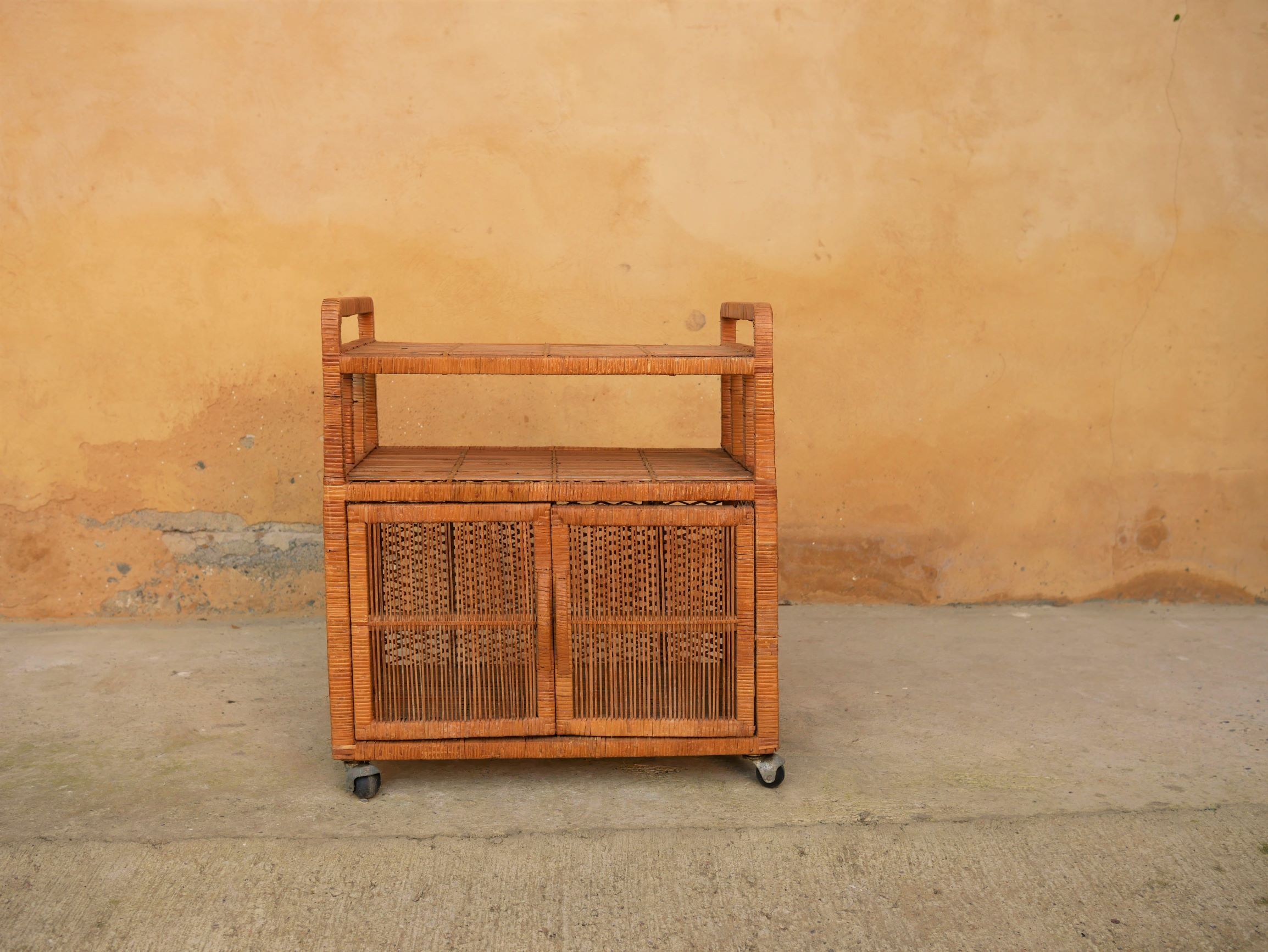 Meuble de rangement vintage en rotin