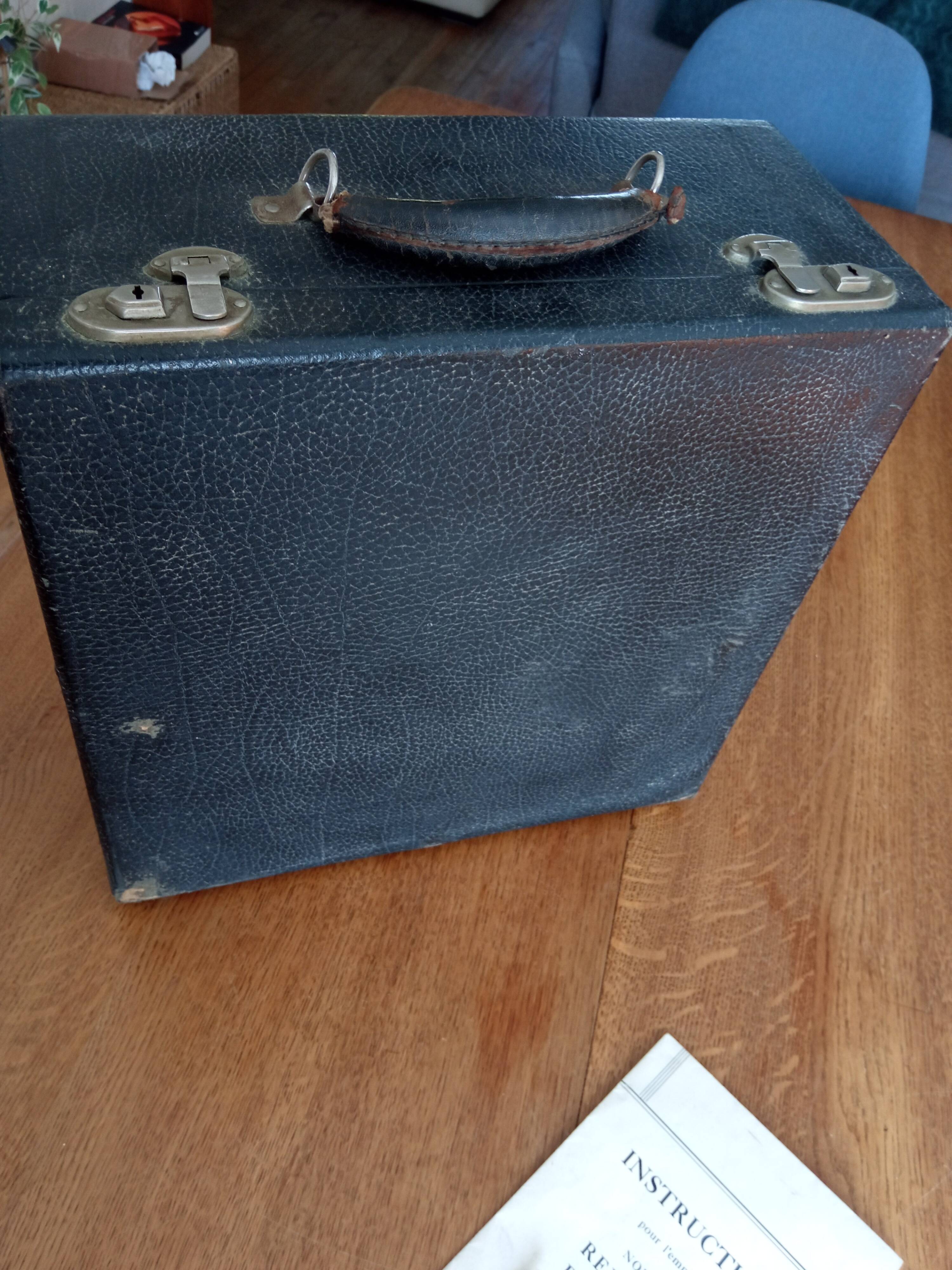 Old Remington portable typewriter No. 5 T