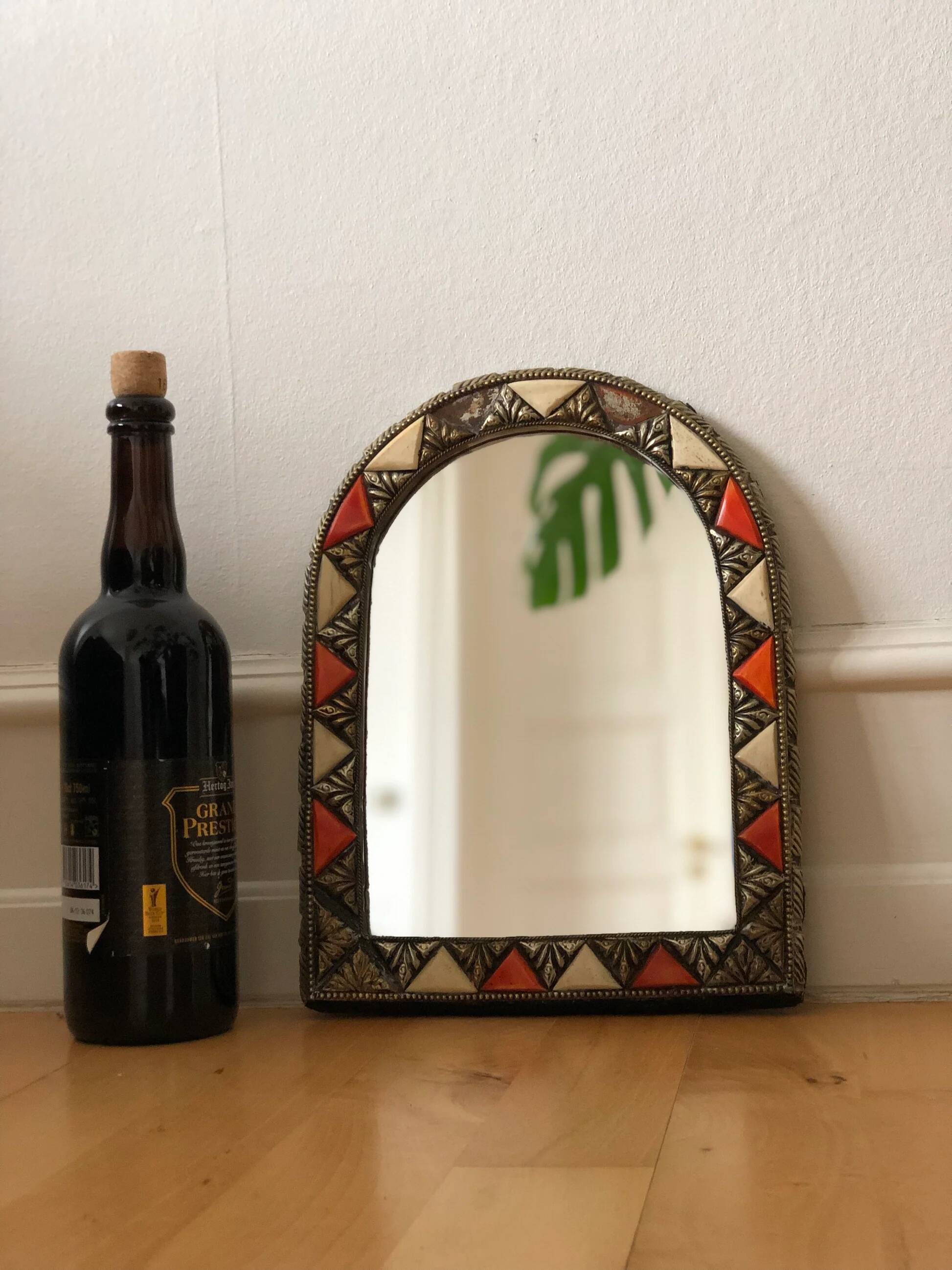 Vintage arched wall mirror – Spanish, Hollywood Regency, Moroccan-inspired 1960s