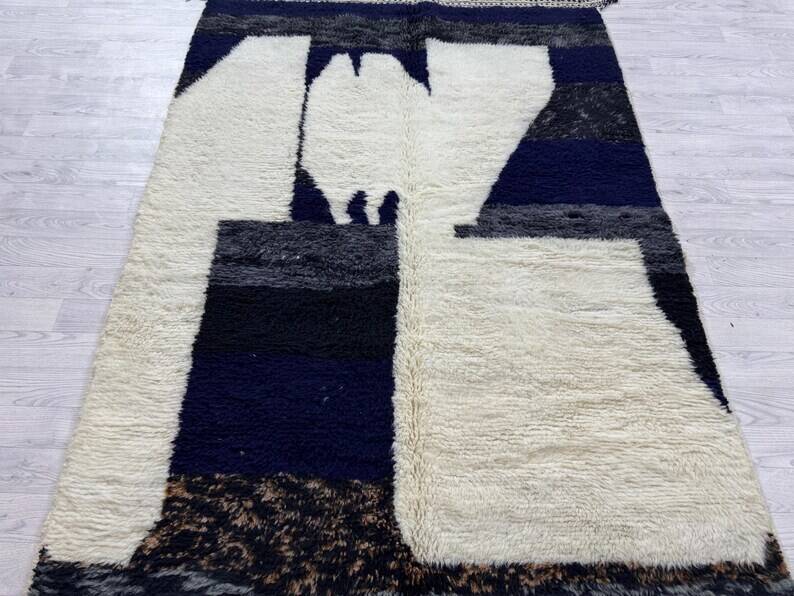 Moroccan Berber rug 250cmx150cm