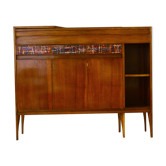 Buffet vintage italien convertible en bar par Casey Fantin