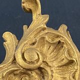 Violin mirror with shell decoration