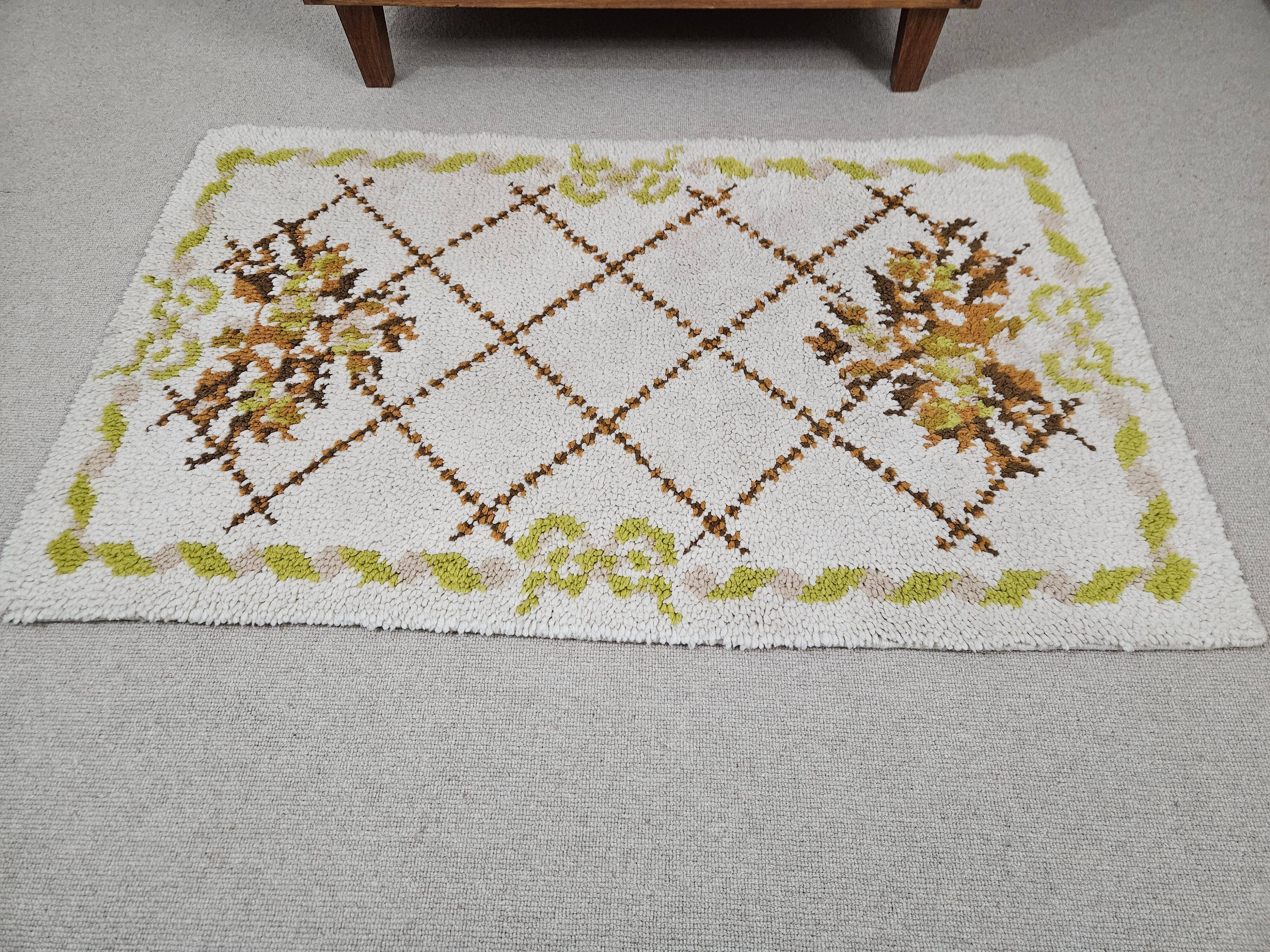 Vintage rug from the 70s