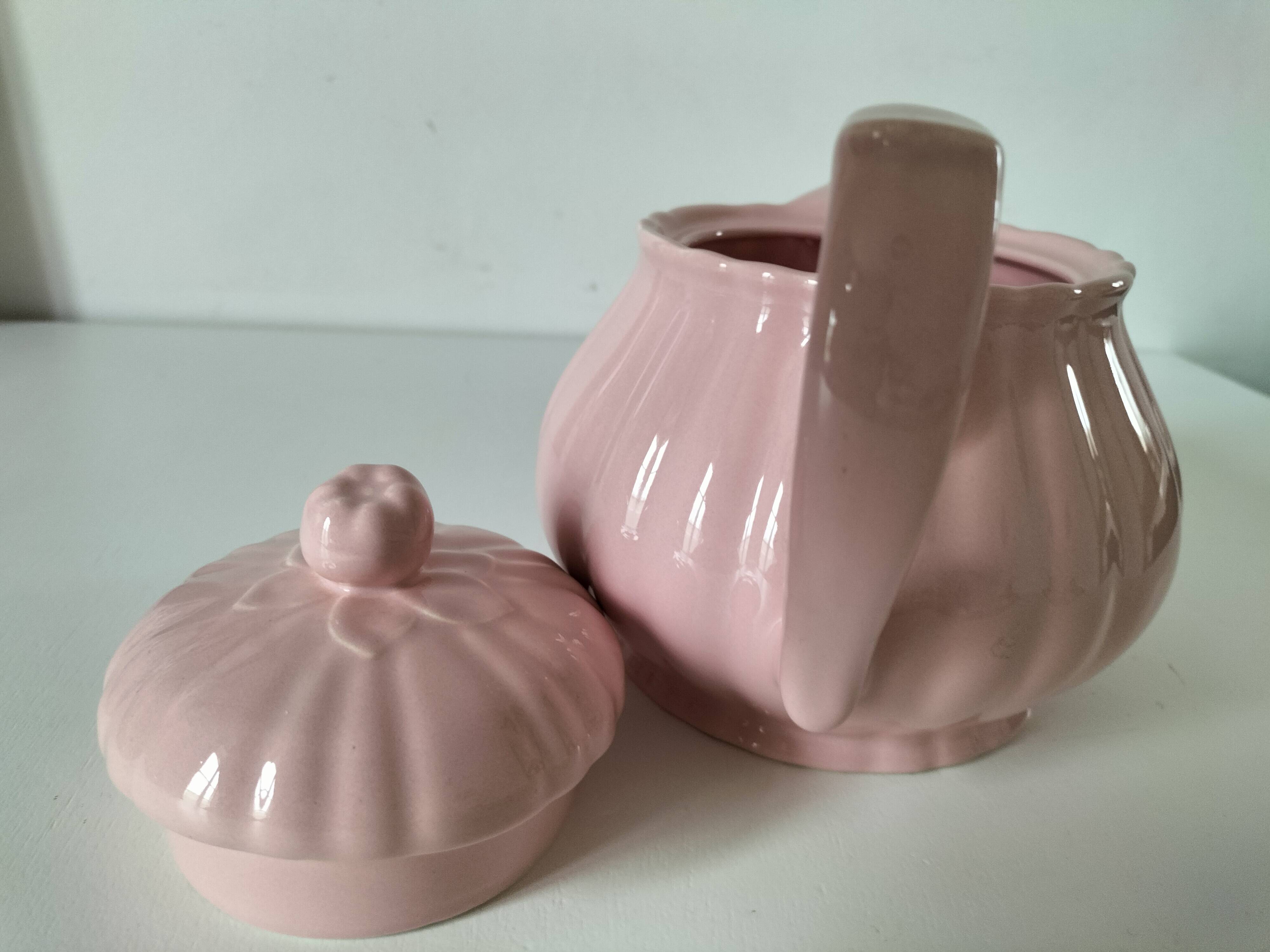 Vintage mid-century ribbed pink powder teapot by Salins.