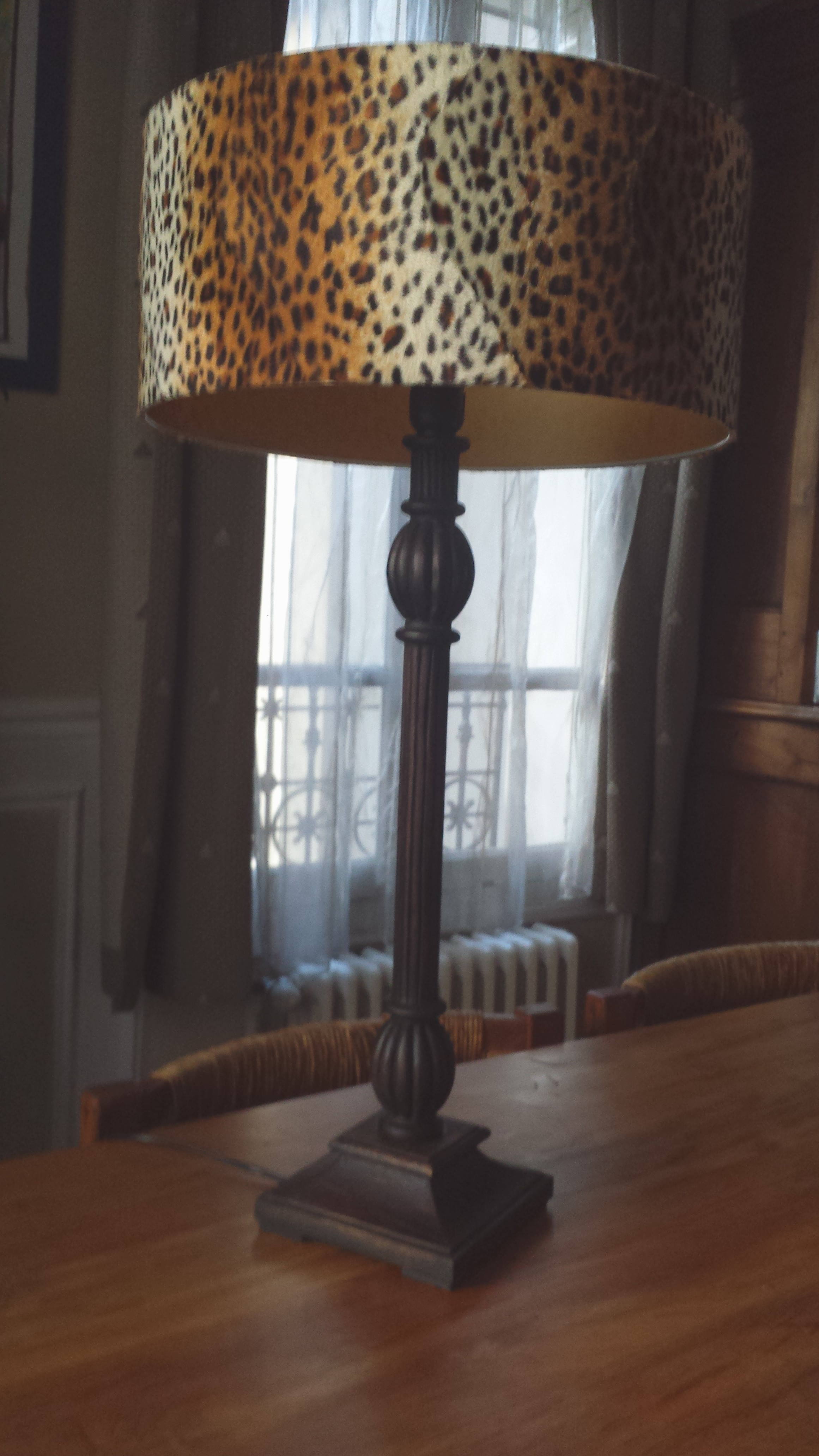 Table lamp with leopard lampshade