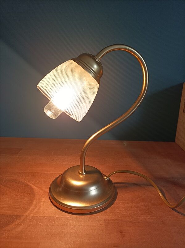 Bedside lamp in glass chiseled and metal