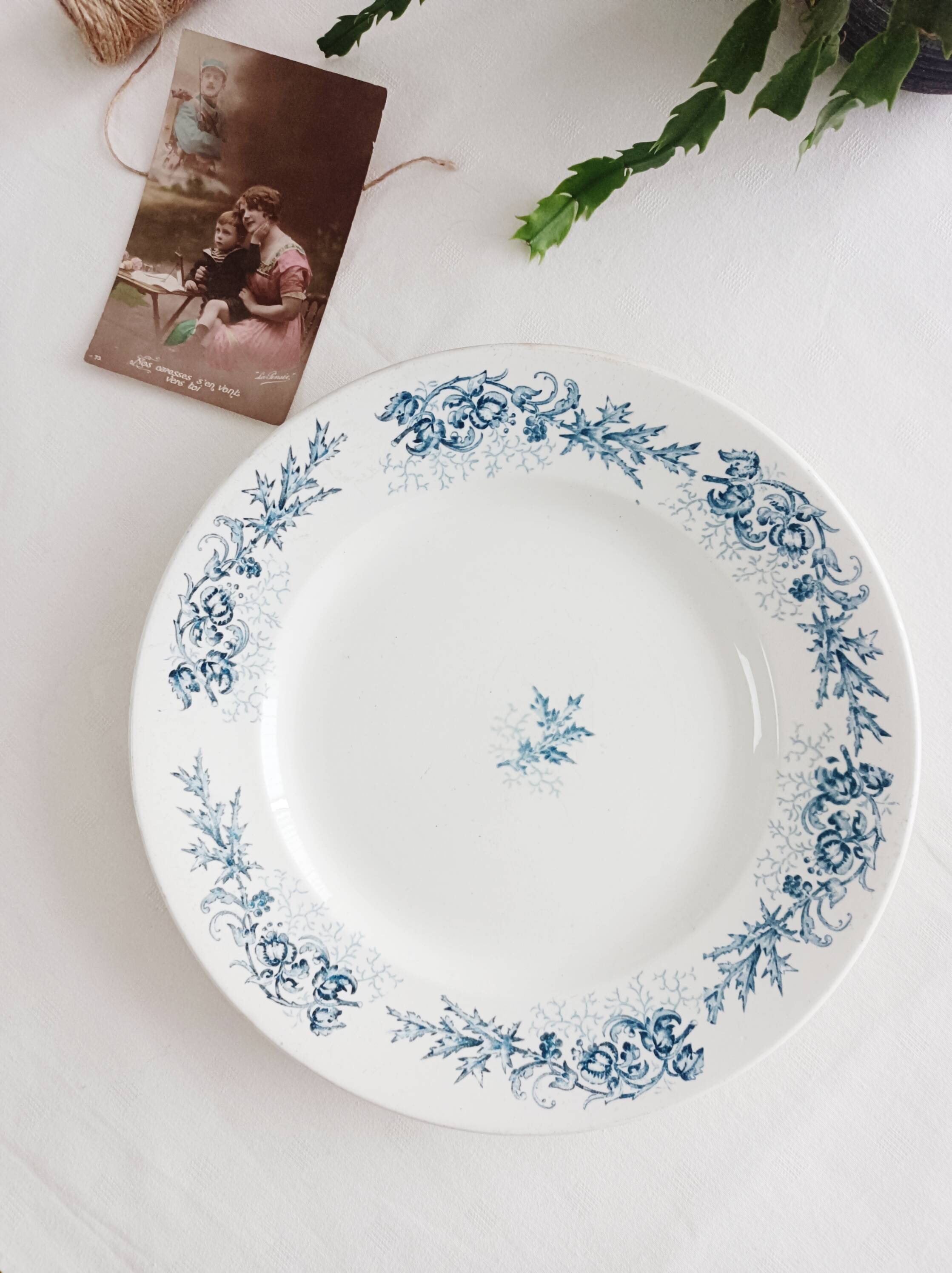 Round iron earth dish Longwy Cyrano