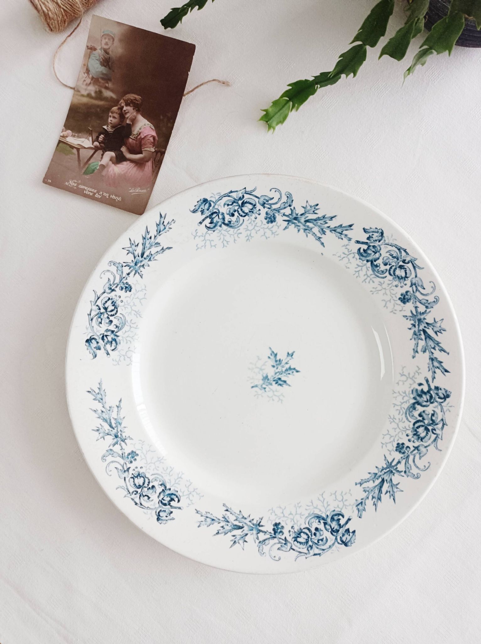 Plat rond terre de fer Longwy Cyrano