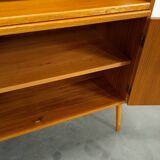 Teak fineer kast uit Zweden met lades, legplank en uitschuifbare plank