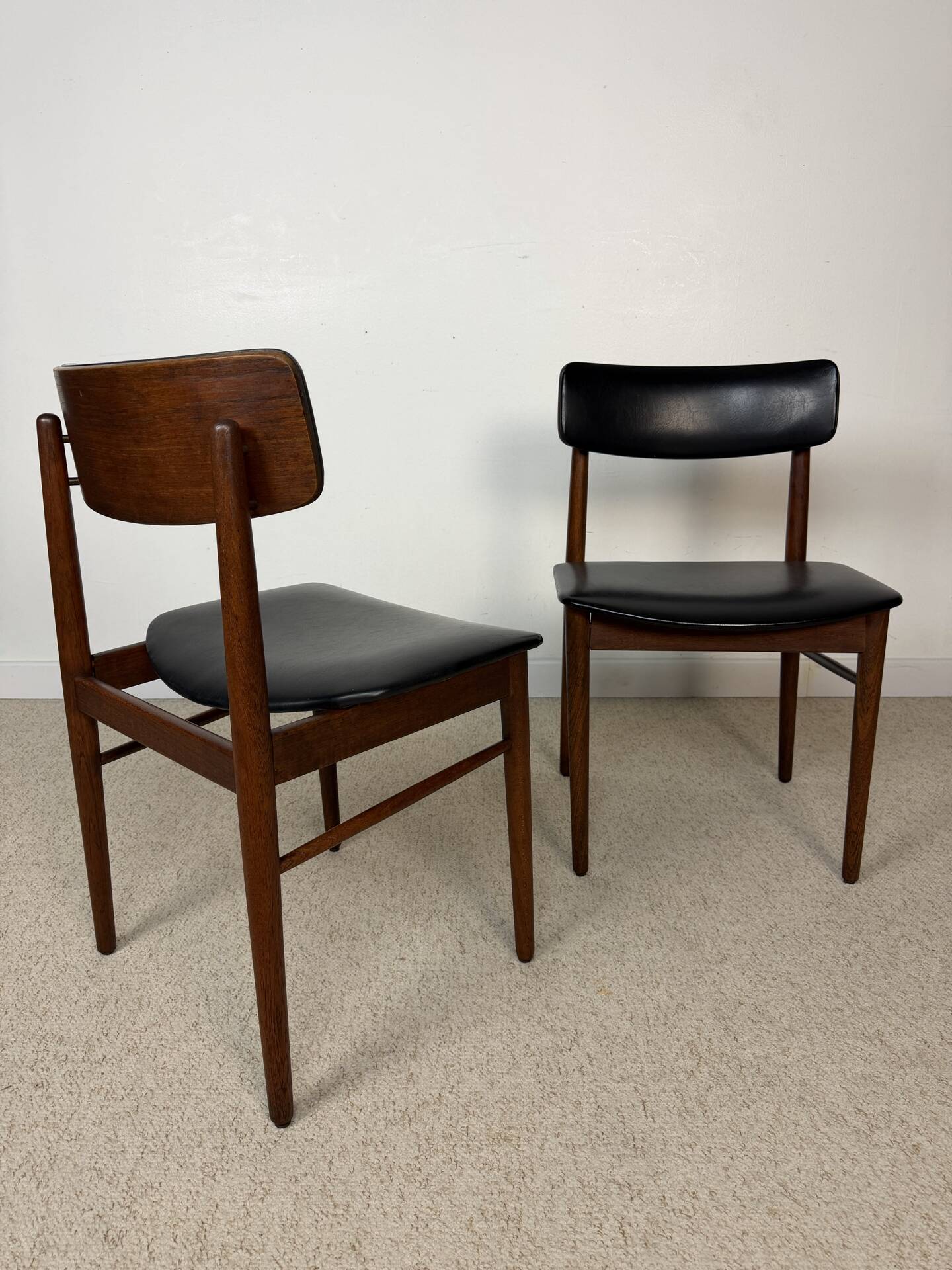 2 vintage Scandinavian chairs attributed to SAX – 1960s