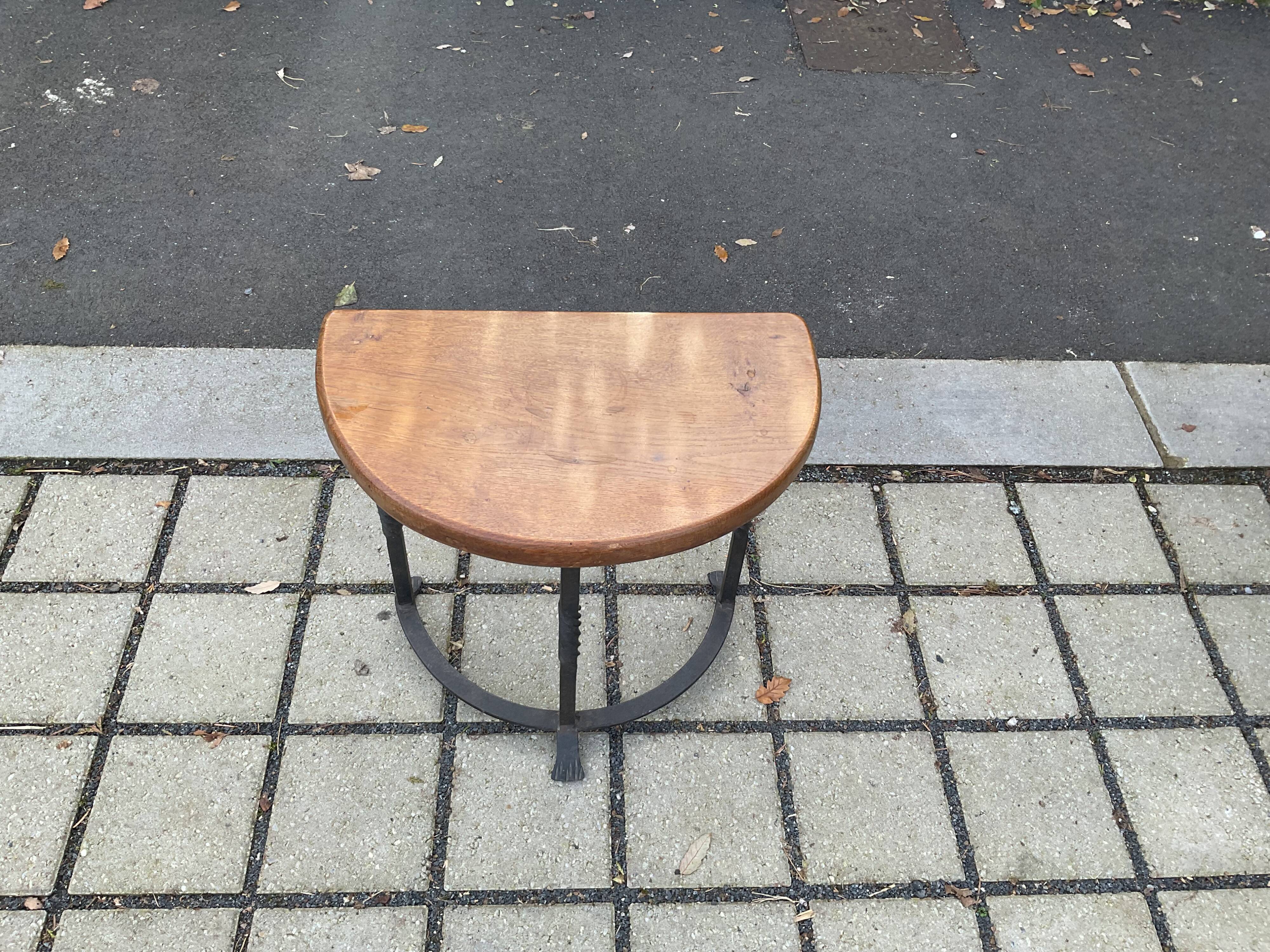 Paire de tables  chêne et fer forge des années 30, Art déco
