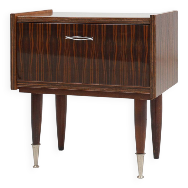 Table de chevet vintage en bois avec détails chromés, Belgique années 60 — Beyit