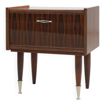 Table de chevet vintage en bois avec détails chromés, Belgique années 60