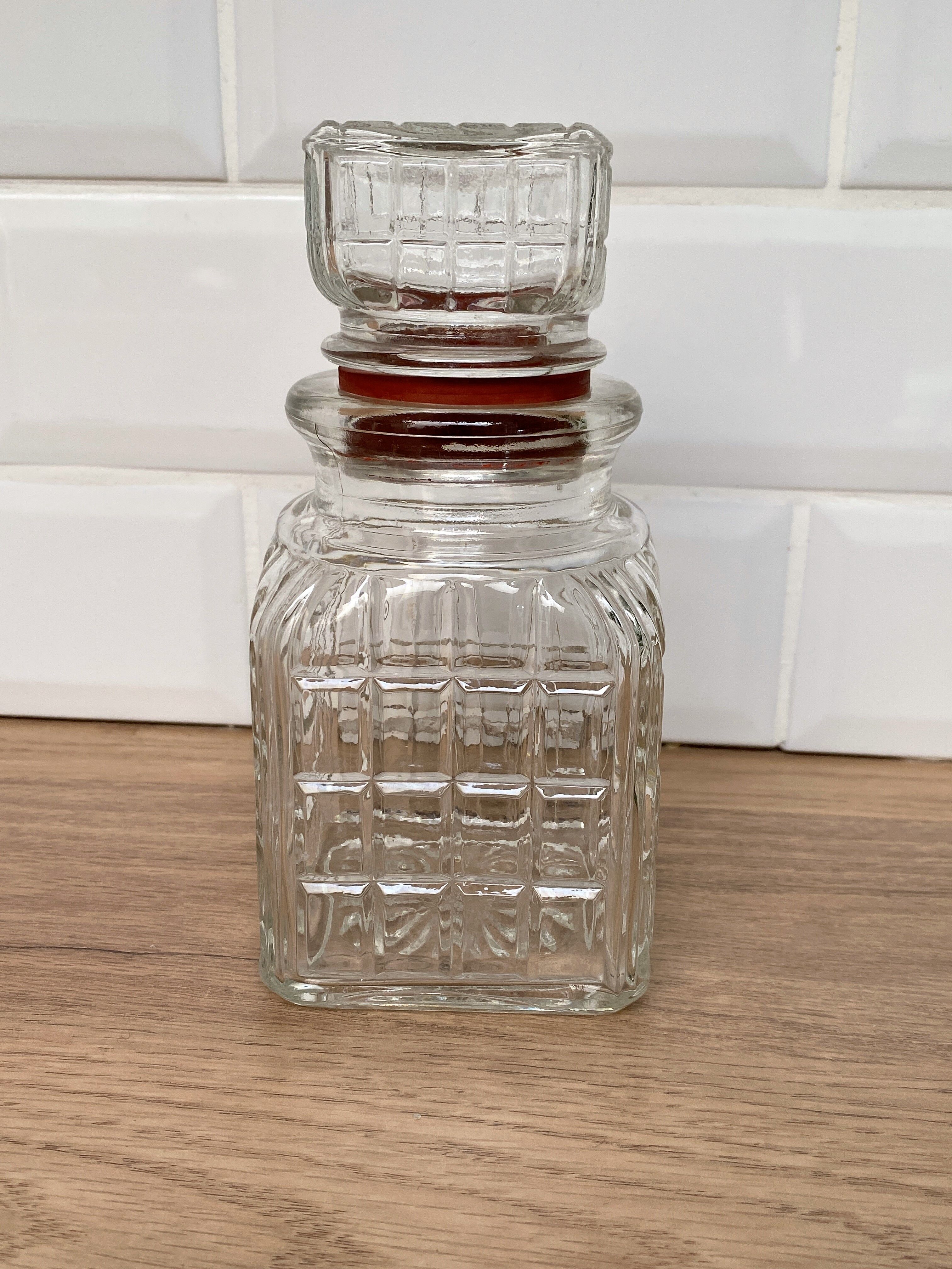 Glass jar