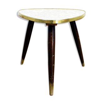 Tripod plant holder 70