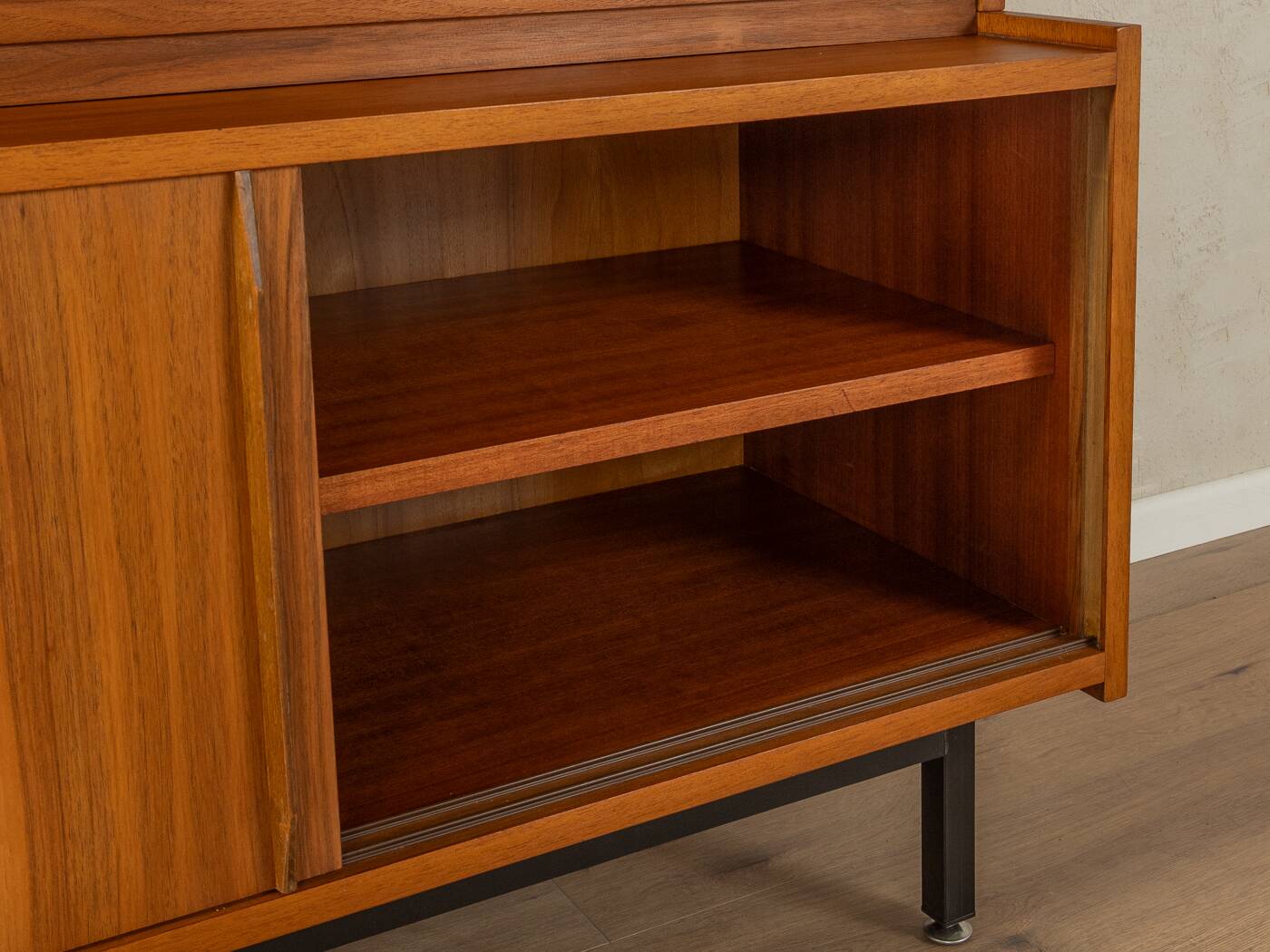 1960s Bureau, Secretary