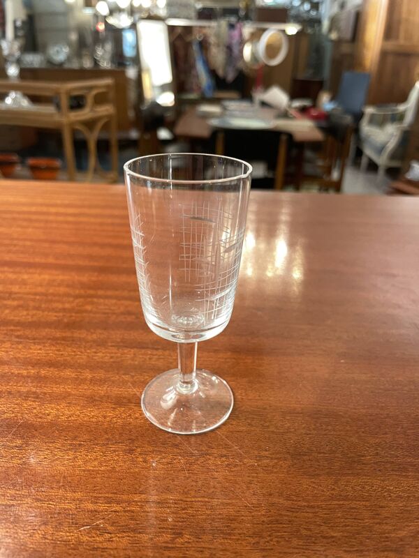 Ensemble de 50 verres cisèlés