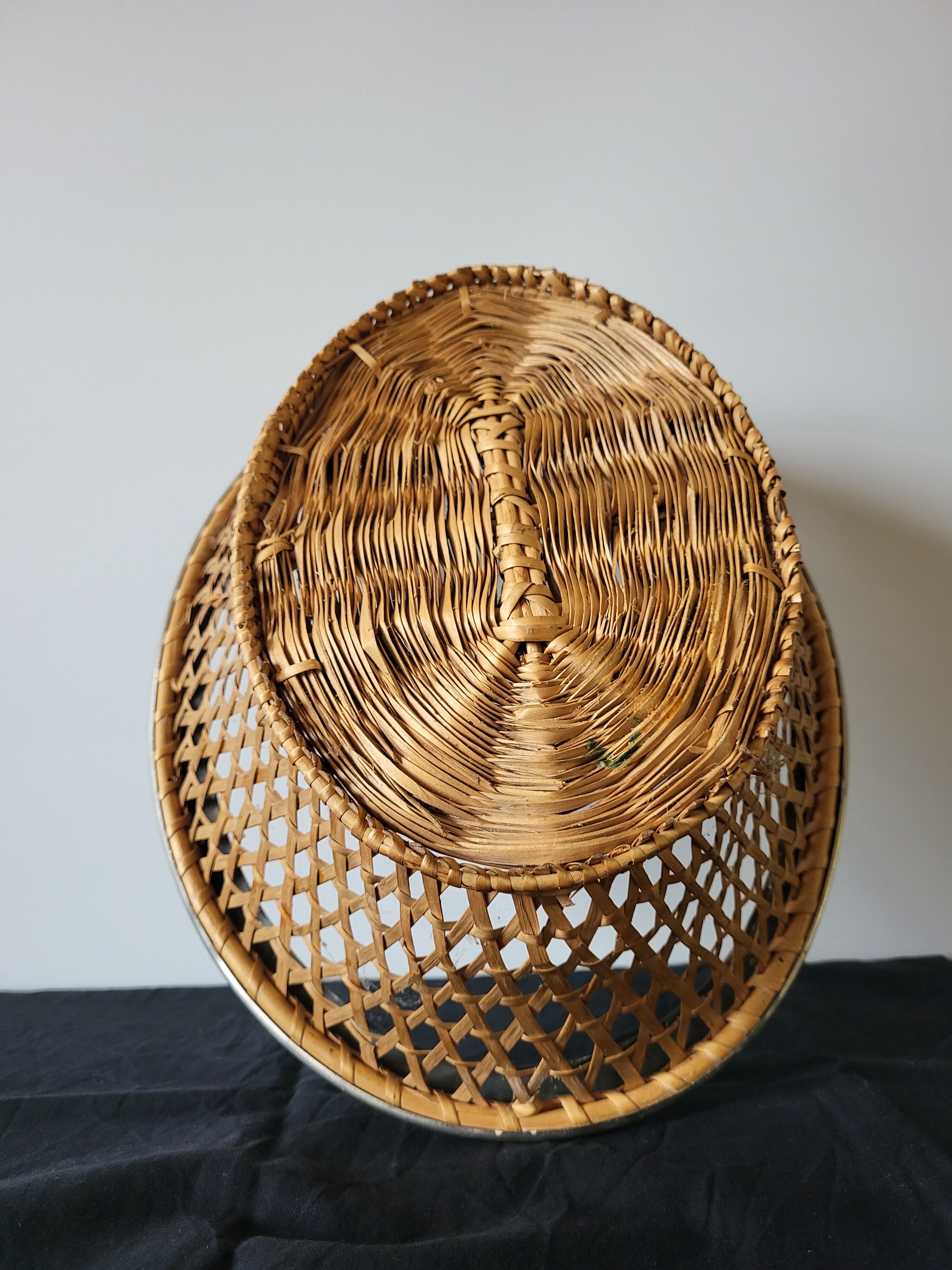 Braided wicker bread basket