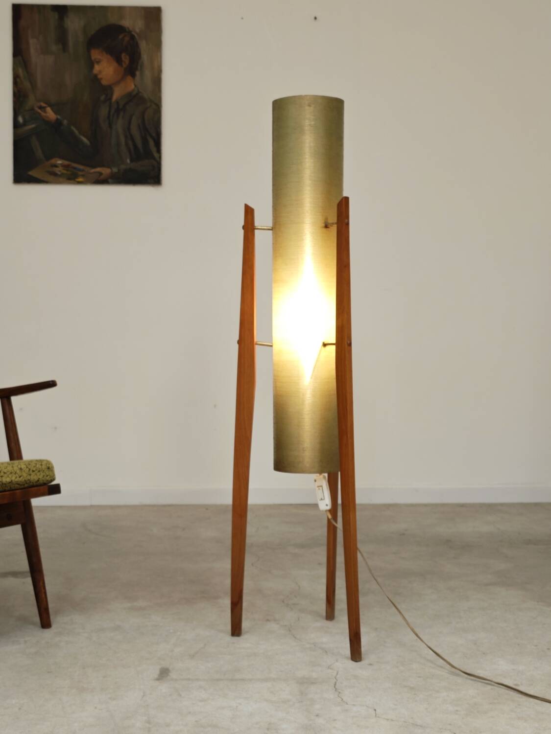 Rocket green floor lamp by Novoplast fiber and wood 1960