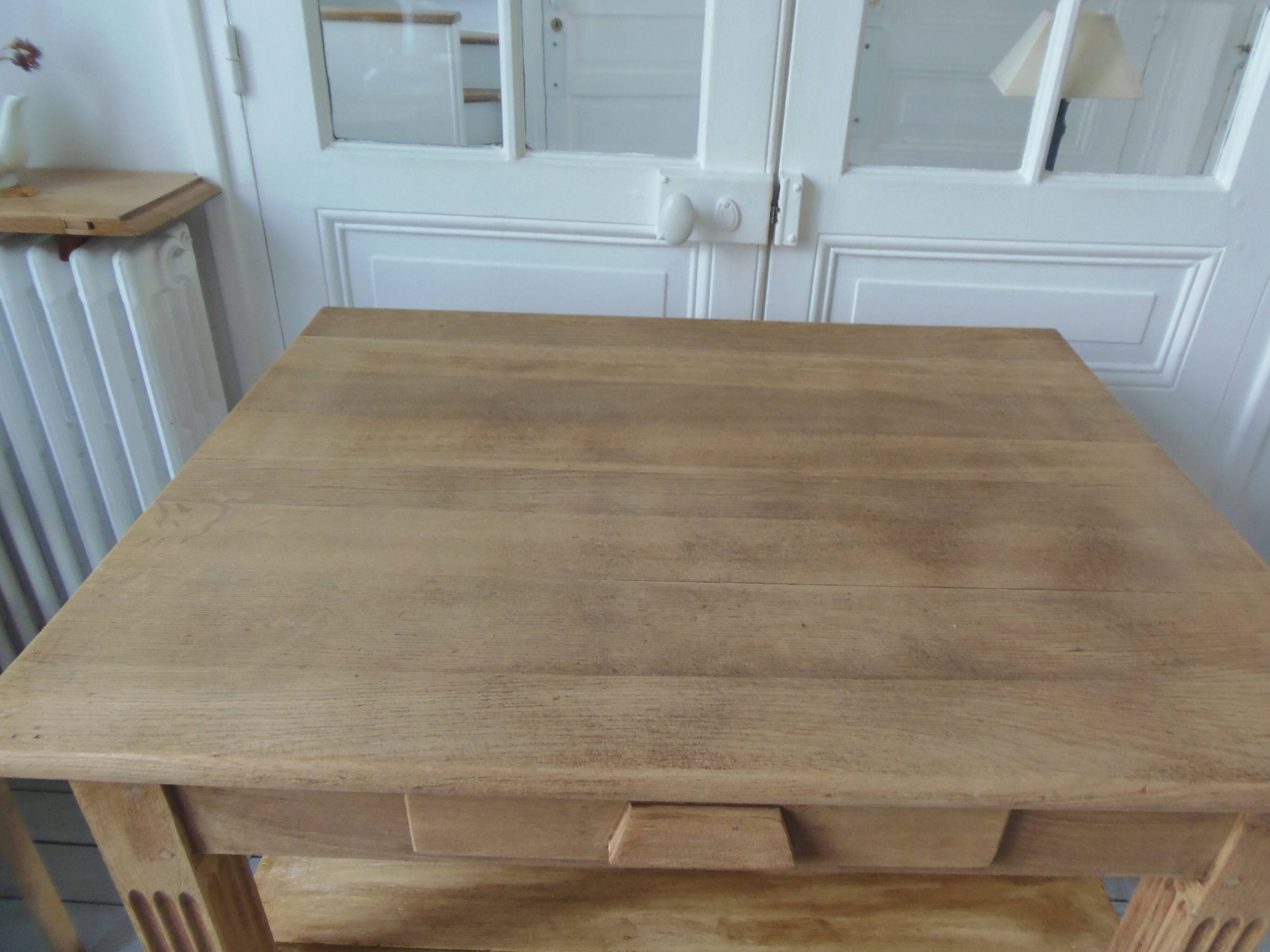 Meuble de métier vintage en chêne sur roulettes.