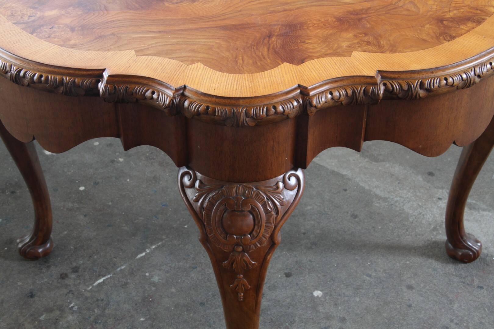 Vintage Figured Burr Walnut Pie Crust Coffee Table, 1920s