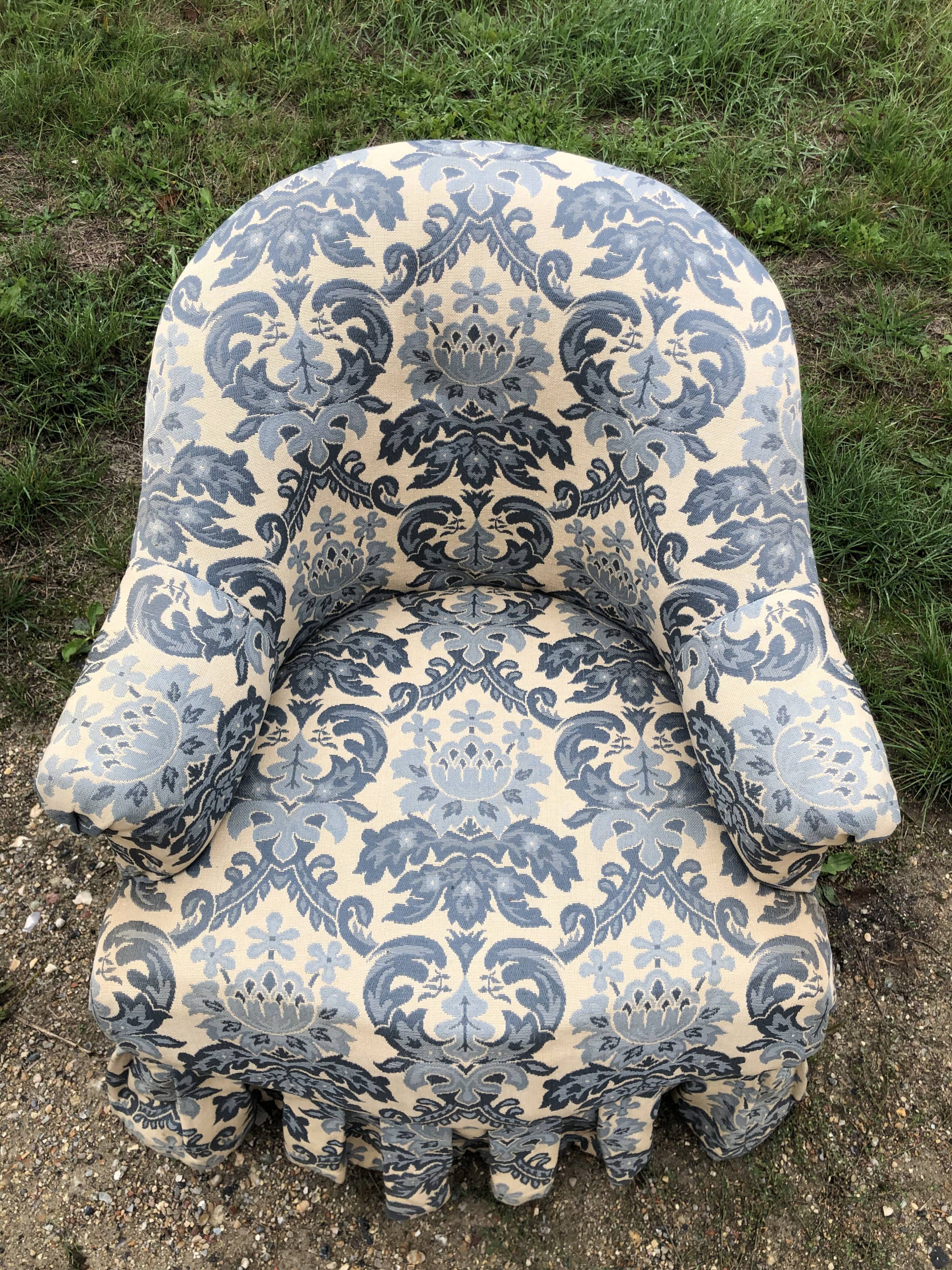 Toad armchair